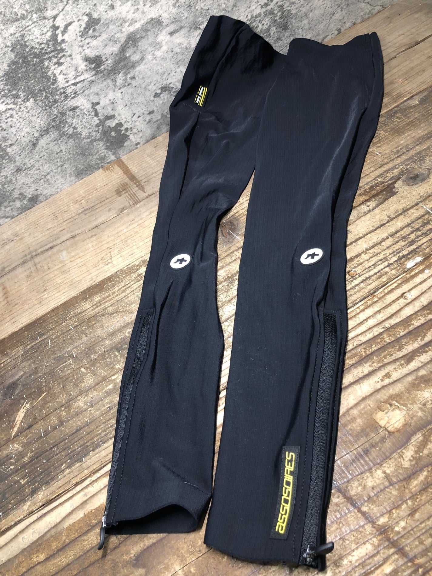 IN385 アソス assos レッグウォーマー 黒 0 裏起毛