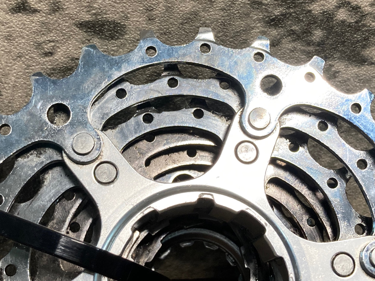 IP509 シマノ SHIMANO 105 CS-5600 スプロケット 12-27T 9S