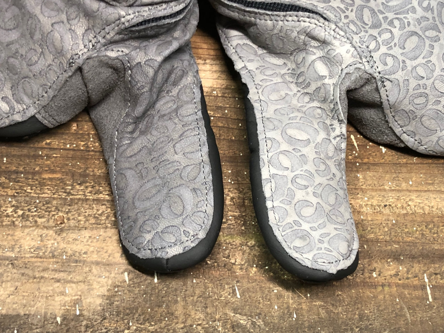 IP604 パールイズミ PEARL iZUMi ウィンターグローブ 黒 L 裏起毛 WIND BREAK TITANIUM