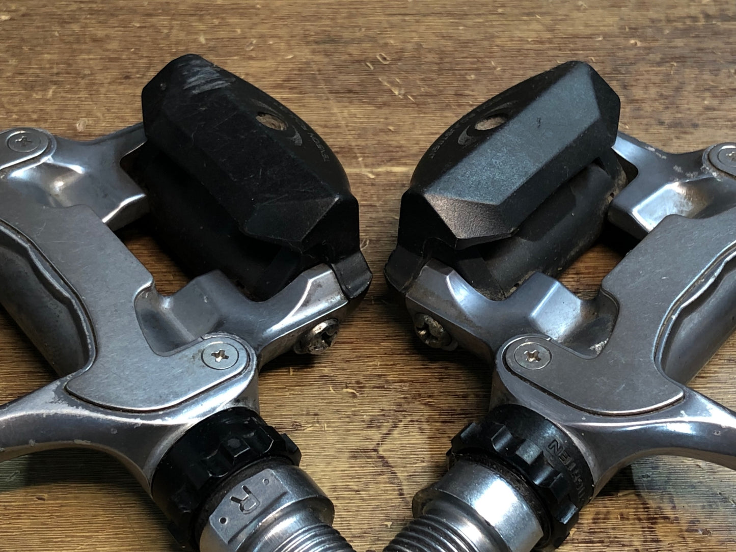 IN603 シマノ SHIMANO 105 PD-5610 ビンディングペダル SPD-SL