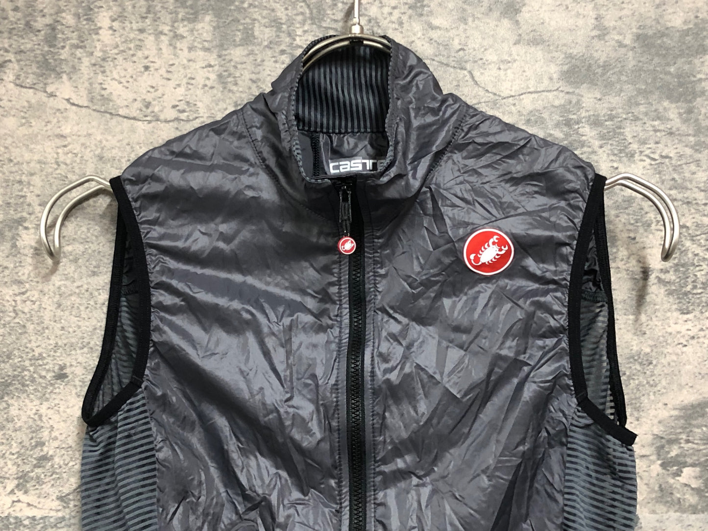 IY189 カステリ CASTELLI ジレ サイクルベスト グレー XS