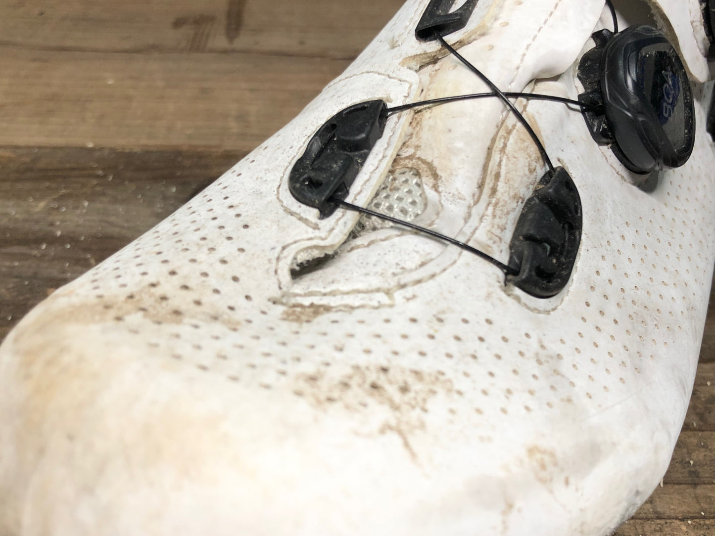 IO118 シマノ SHIMANO RC7 SH-RC701M ビンディングシューズ EU43 白 3穴