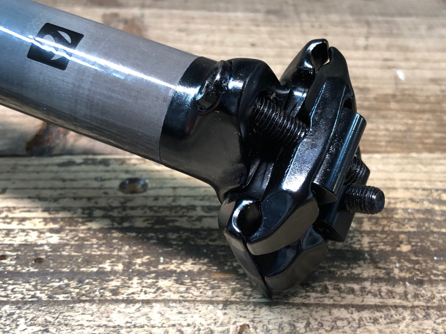 JA985 ボントレガー BONTRAGER PRO カーボン シートポスト 330㎜ Φ27.2 セットバック15mm