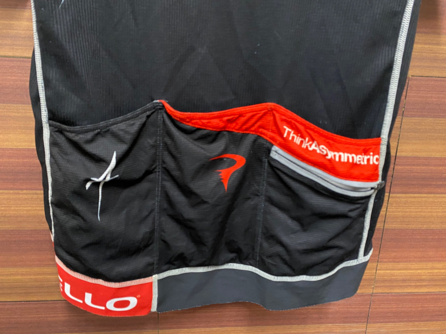IU606 カステリ CASTELLI 半袖サイクルジャージ M Pinarello