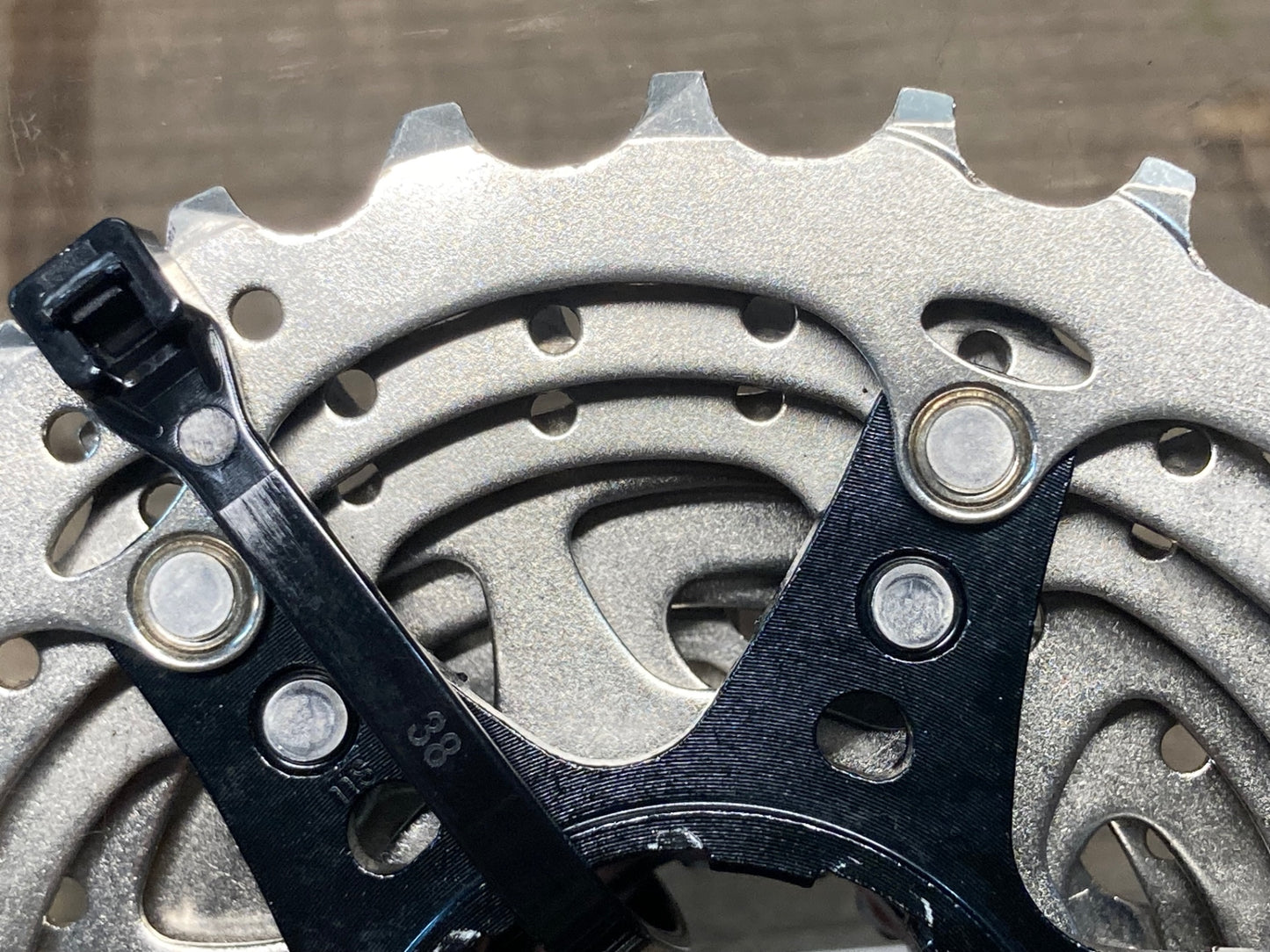 IJ693 シマノ SHIMANO 105 CS-R7000 スプロケット 11-28T 11S