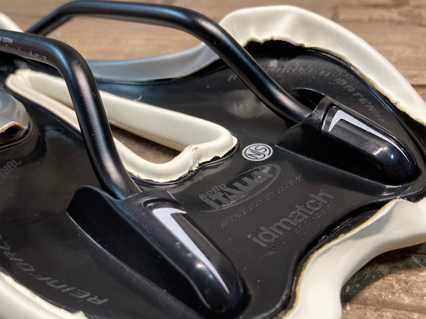 IP825 セライタリア selle italia フライト FLITE MANGANESEレール 白