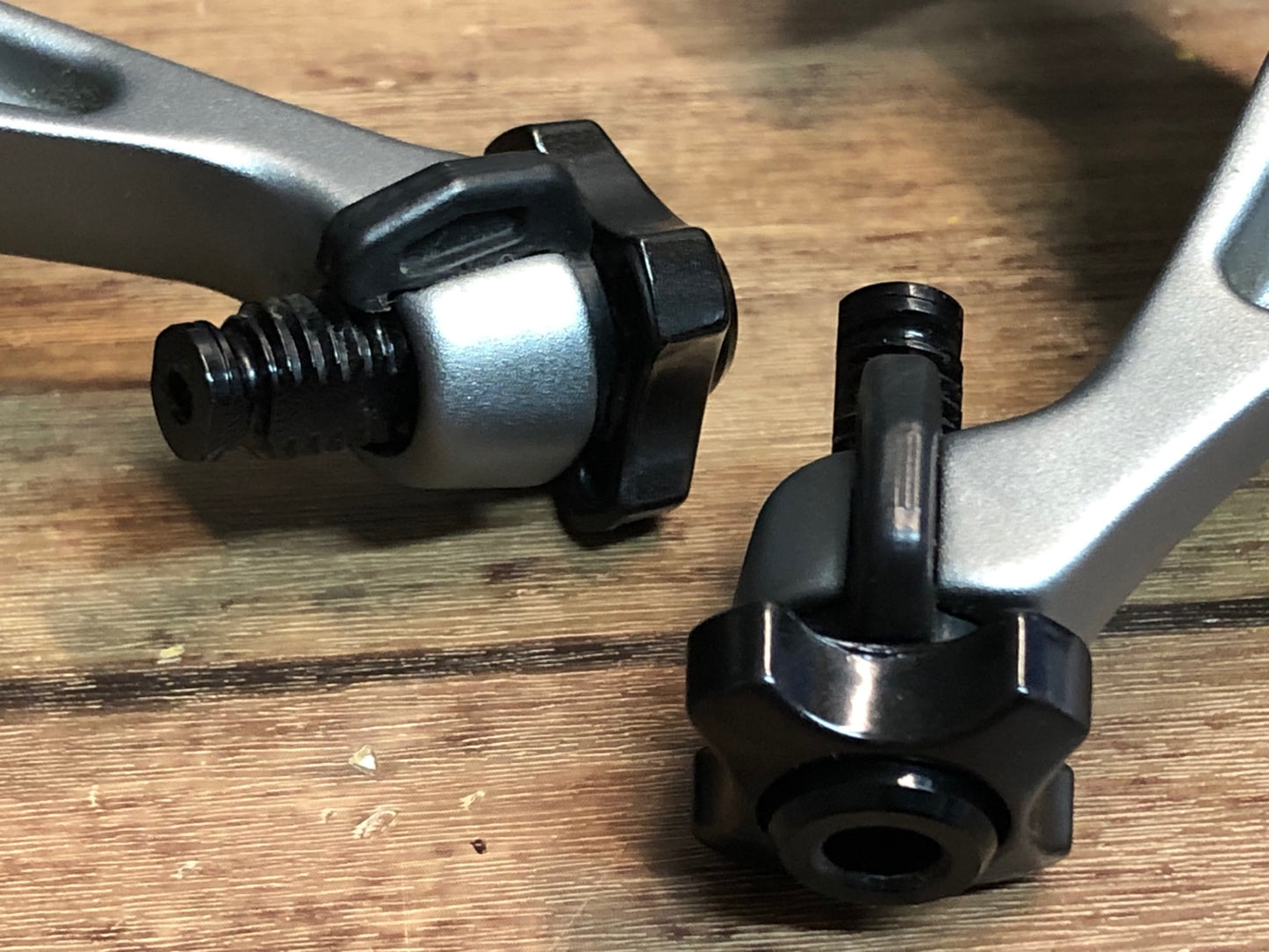 IQ024 シマノ SHIMANO アルテグラ ULTEGRA BR-6700 キャリパーブレーキ 前後セット シルバー