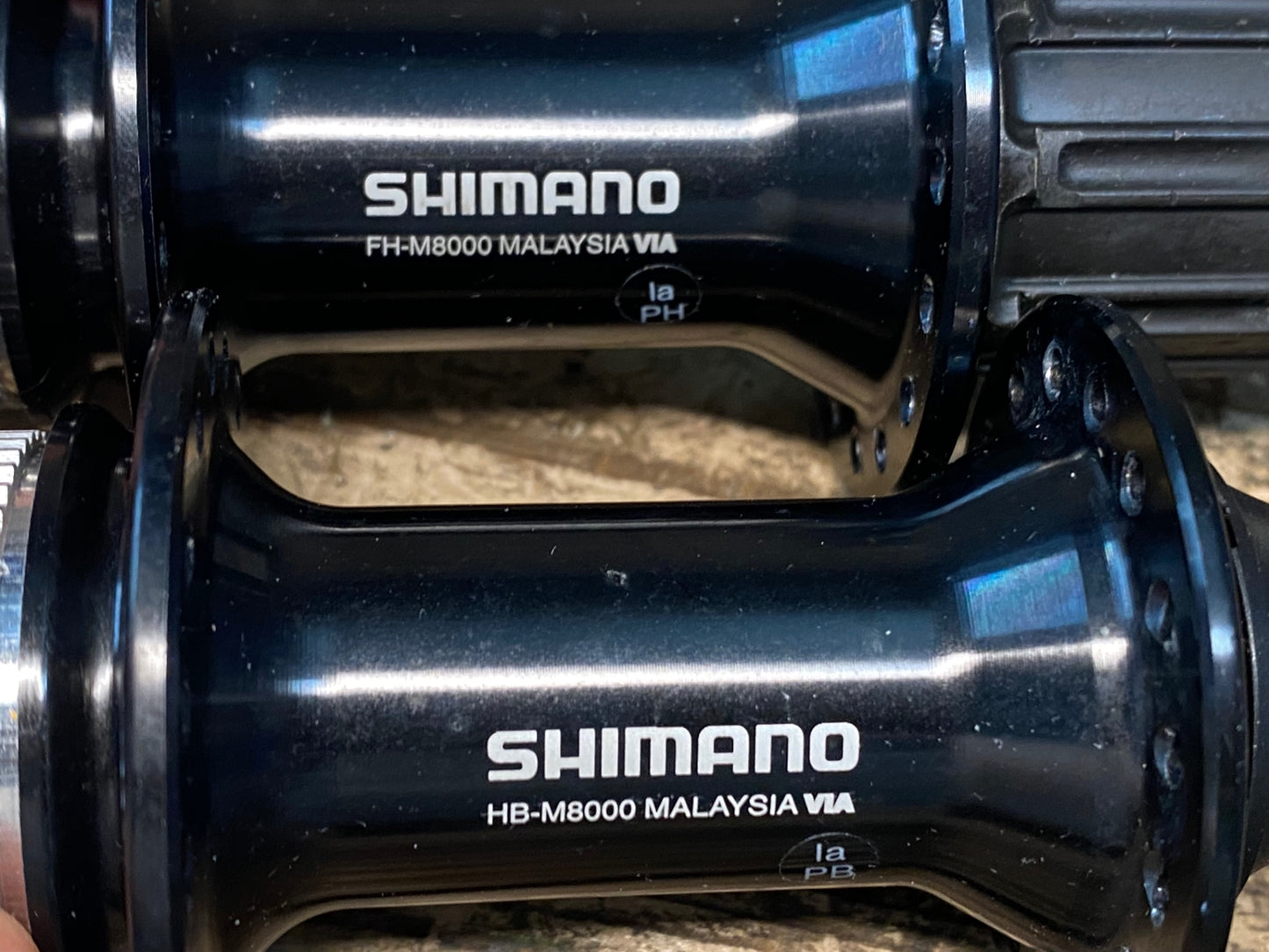 IX435 シマノ SHIMANO デオーレ DEORE XT HB-M8000 FH-M8000 ハブ OLD135 QR センターロック 32H