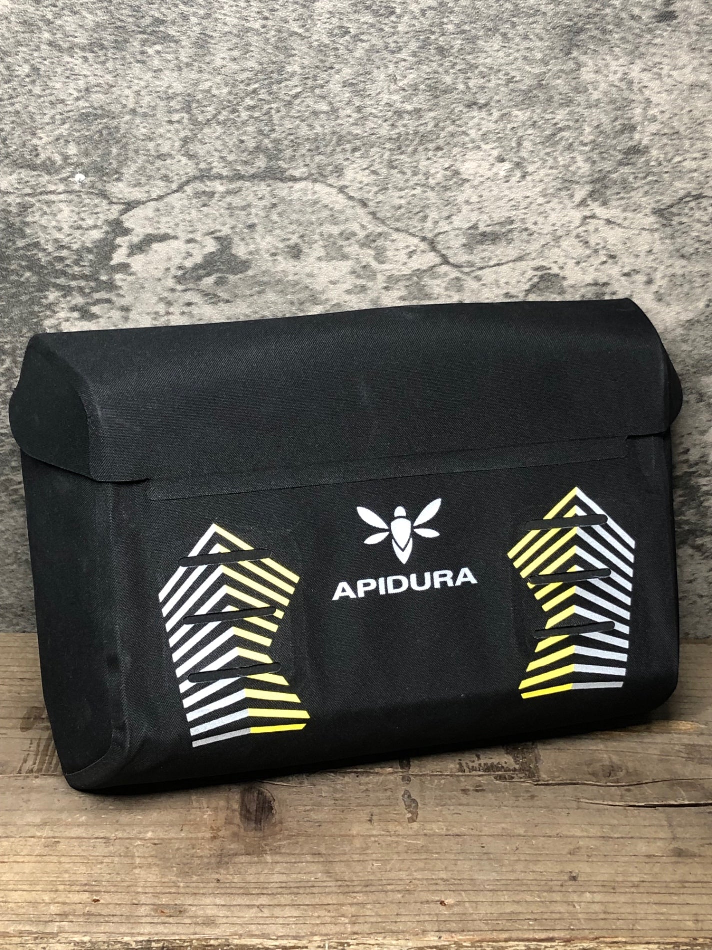 JC235 アピデュラ APIDURA レーシング ハンドルバーバッグ