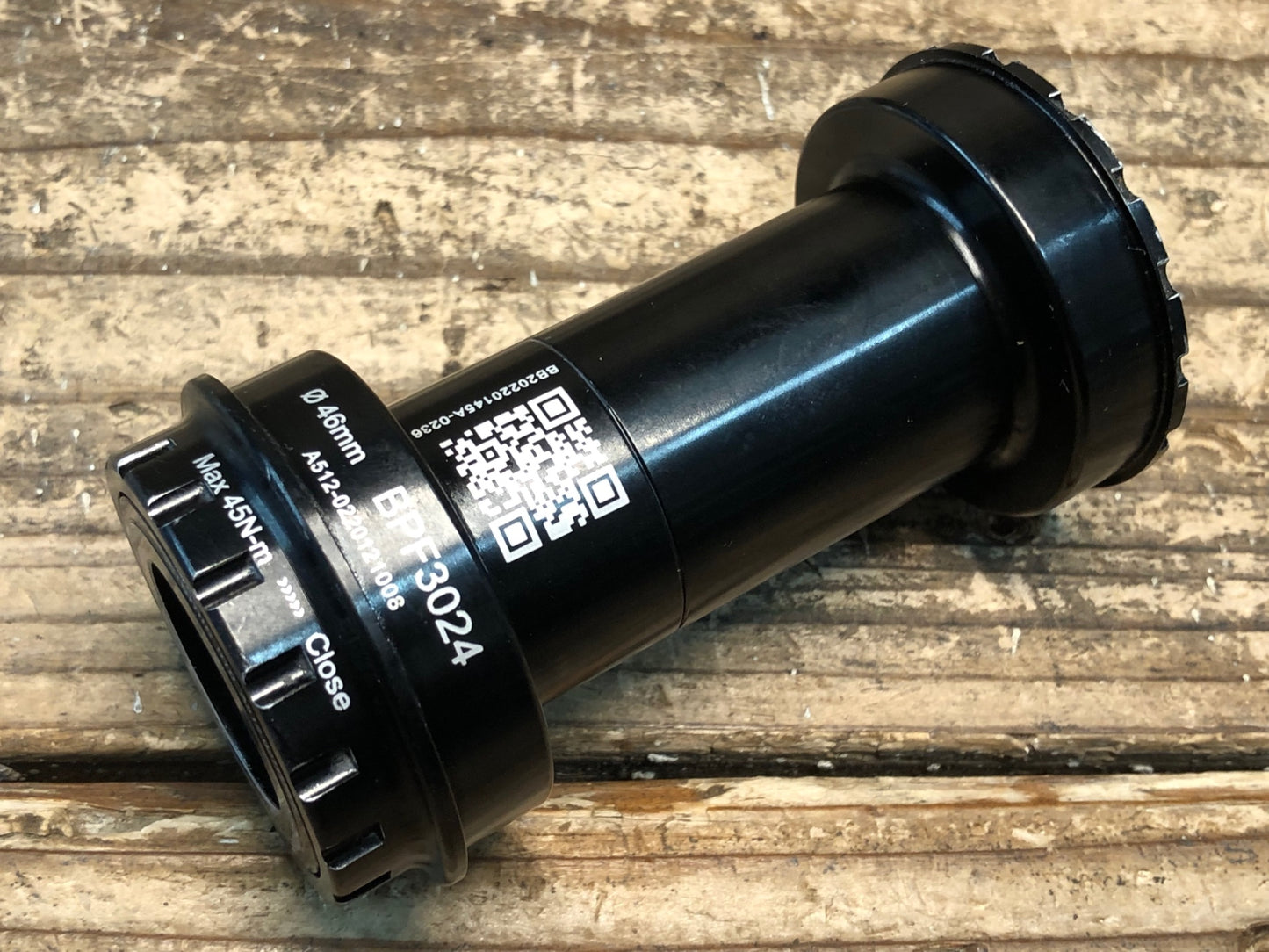 IR680 ウィッシュボーン WISHBONE BPF3024 ボトムブラケット BB 黒 Φ46 PF30 スピンドル径Φ24