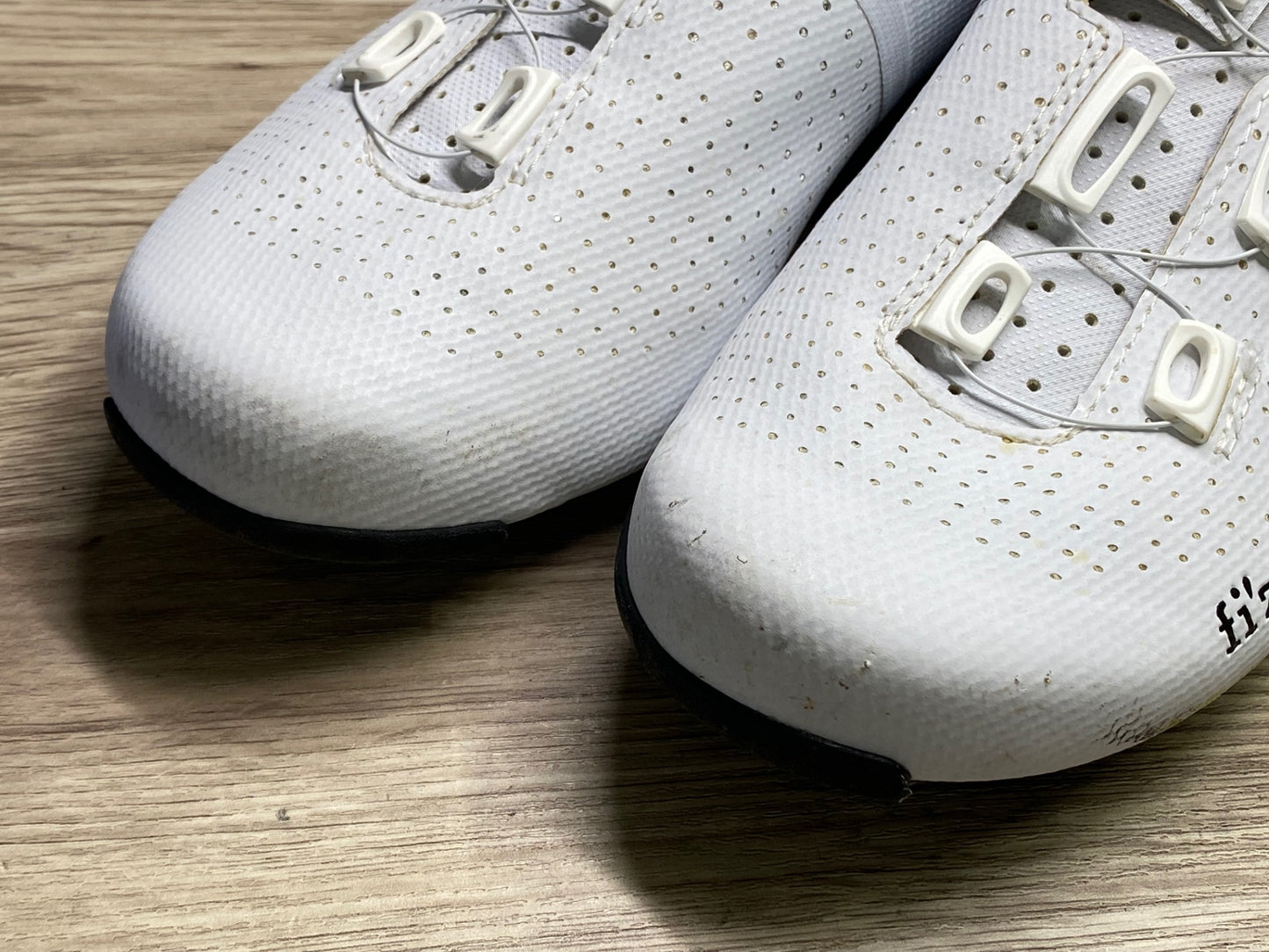 JB692 フィジーク FIZIK テンポ TEMPO DECOS CARBON ビンディングシューズ EU39 白 ※ソール傷