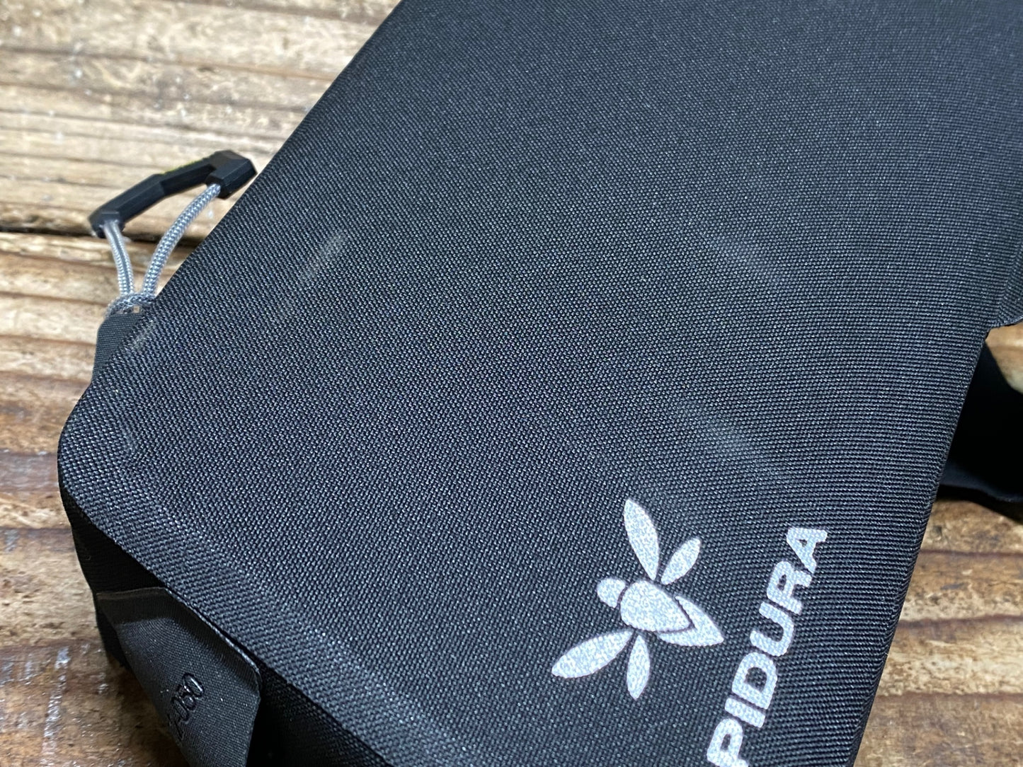 IV314 アピデュラ APIDURA RACING LONG TOPTUBE BAG ロングトップチューブバッグ