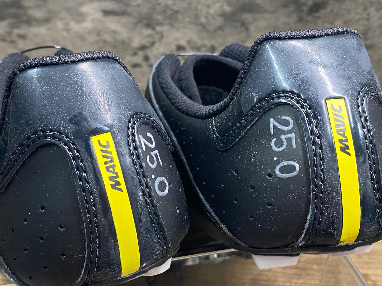 JC698 未使用品 マヴィック MAVIC COSMIC ELITE ビンディングシューズ 黒 EU40 SPDアタッチメント ペン字あり