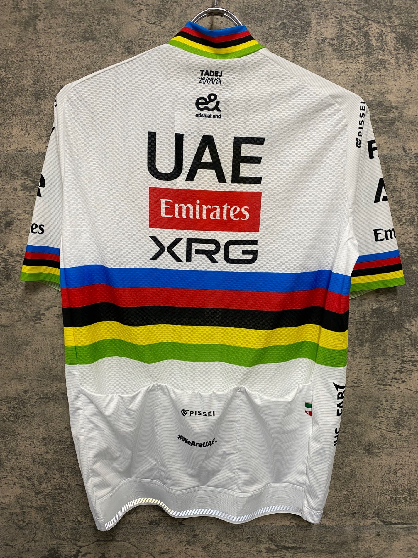 IZ073 ピセイ PISSEI WORLD CHAMPION TADEJ POGACAR 2024 UAE TEAM EMIRATES REPLICA SHORT SLEEVE JERSEY サイクルジャージ 白 アルカンシェル L 未使用
