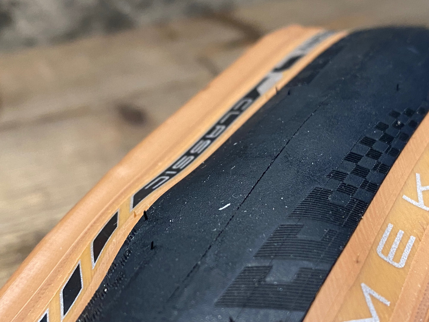 IR401 アメリカンクラシック AMERICAN CLASSIC TIMEKEEPER ULTRALIGHT ROAD TIRE クリンチャータイヤ 700x28c 茶