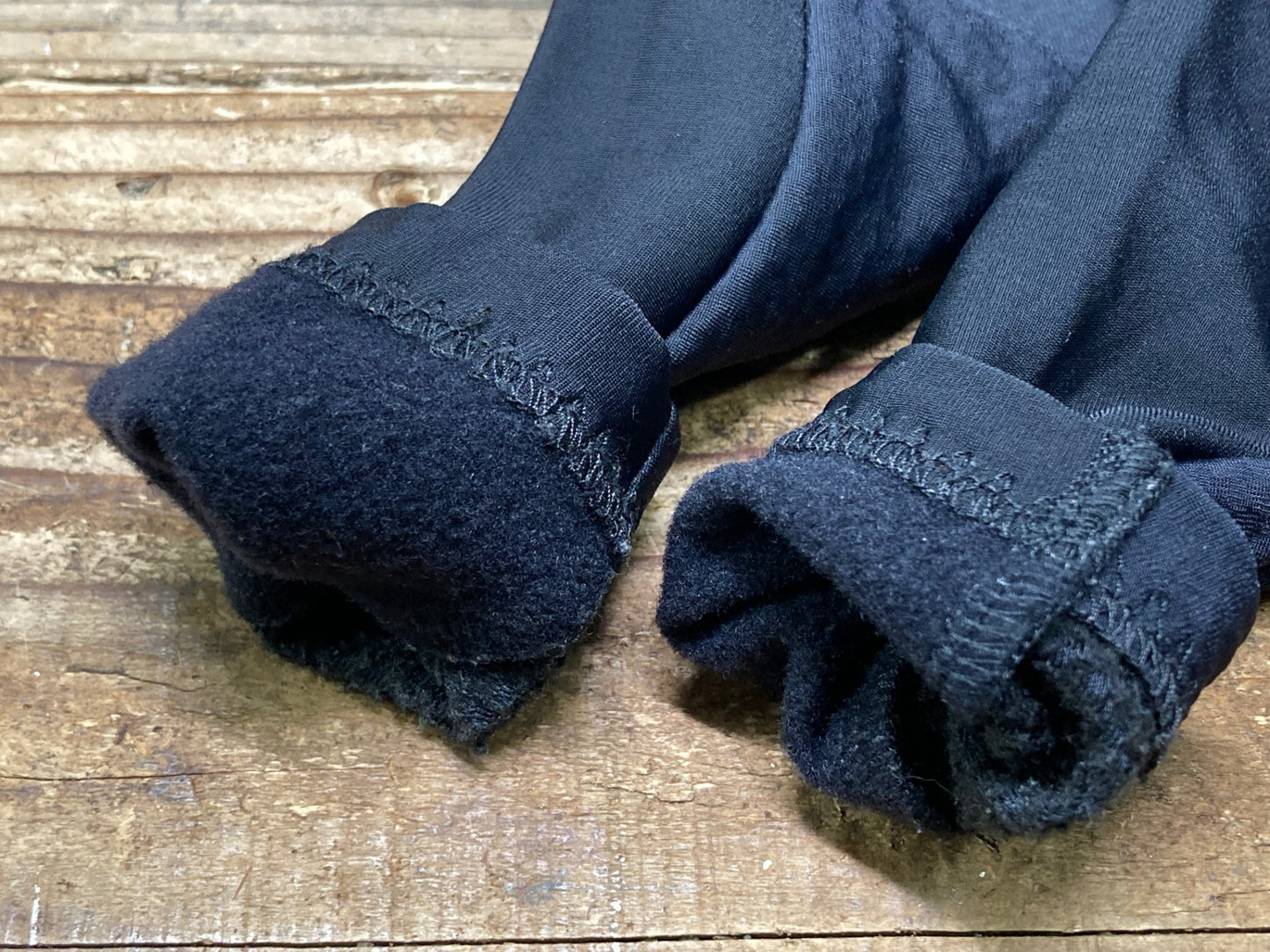 IT220 アソス assos アームウォーマー 黒 0