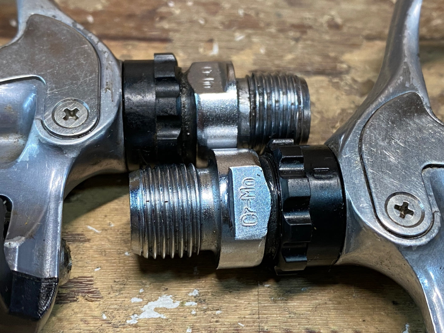 IJ909 シマノ SHIMANO 105 PD-5610 ビンディングペダル SPD-SL