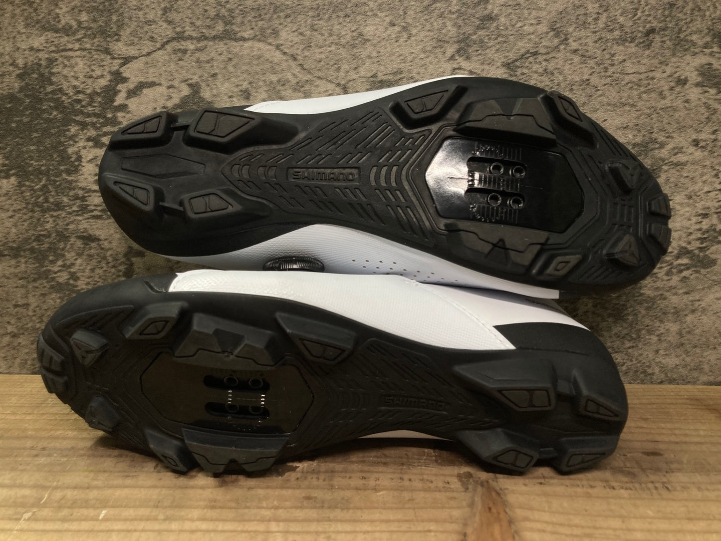 IO978 シマノ SHIMANO XC3 ビンディングシューズ SPD 白 EU40 ※傷あり