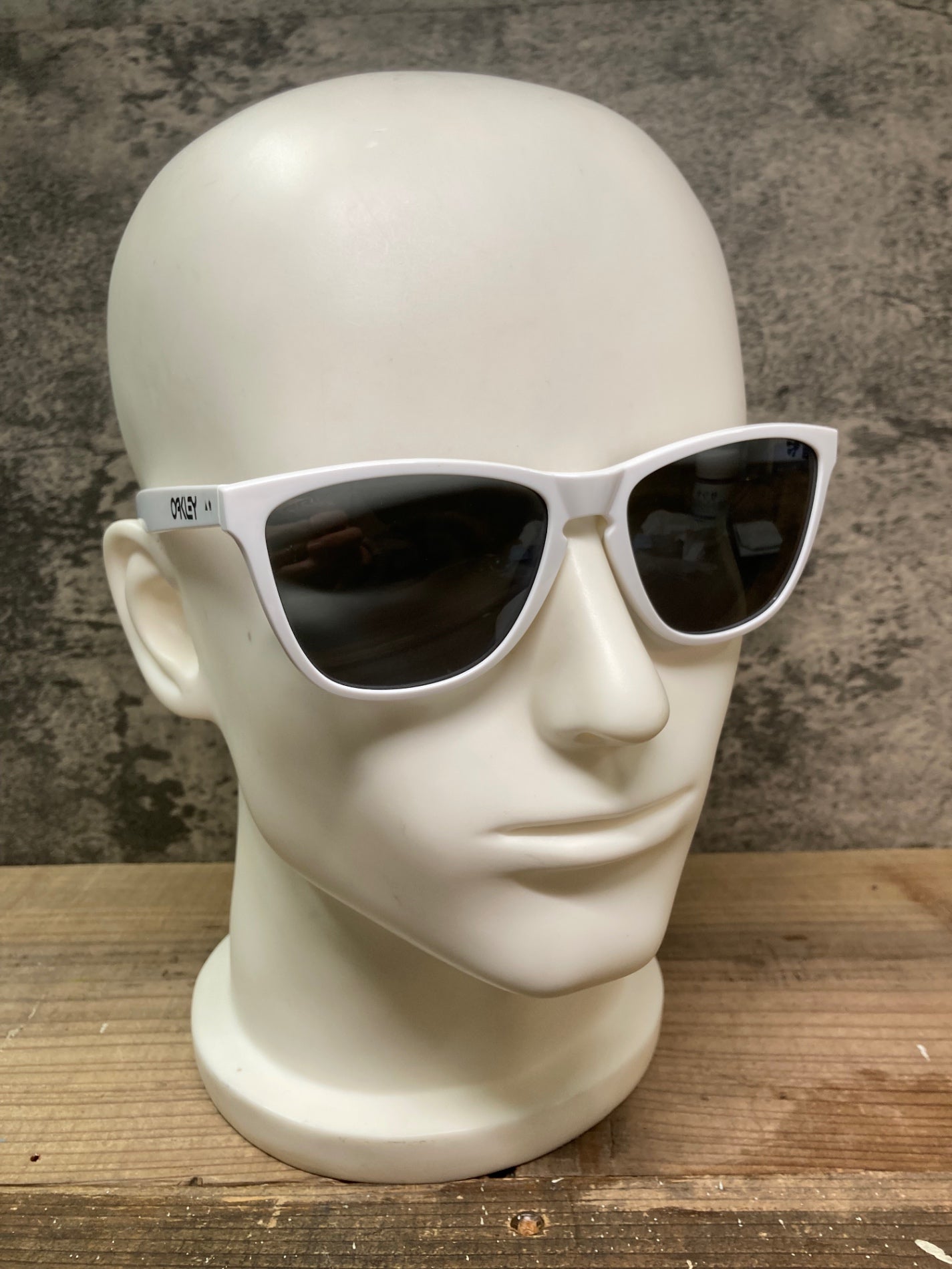 IP538 オークリー OAKLEY フロッグスキン FROGSKINS アイウェア サングラス 白 PRIZM