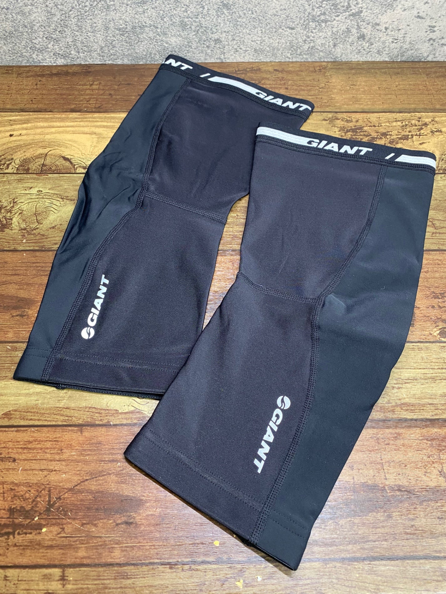 IV875 ジャイアント GIANT 3D KNEE WARMER ニーウォーマー 黒 M