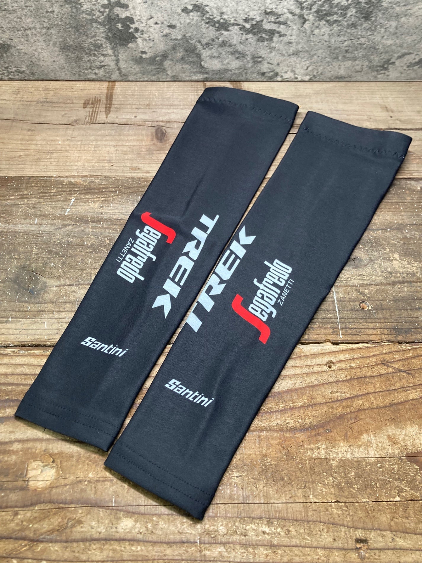 IT228 サンティーニ Santini アームウォーマー 黒 XS-S 未使用品