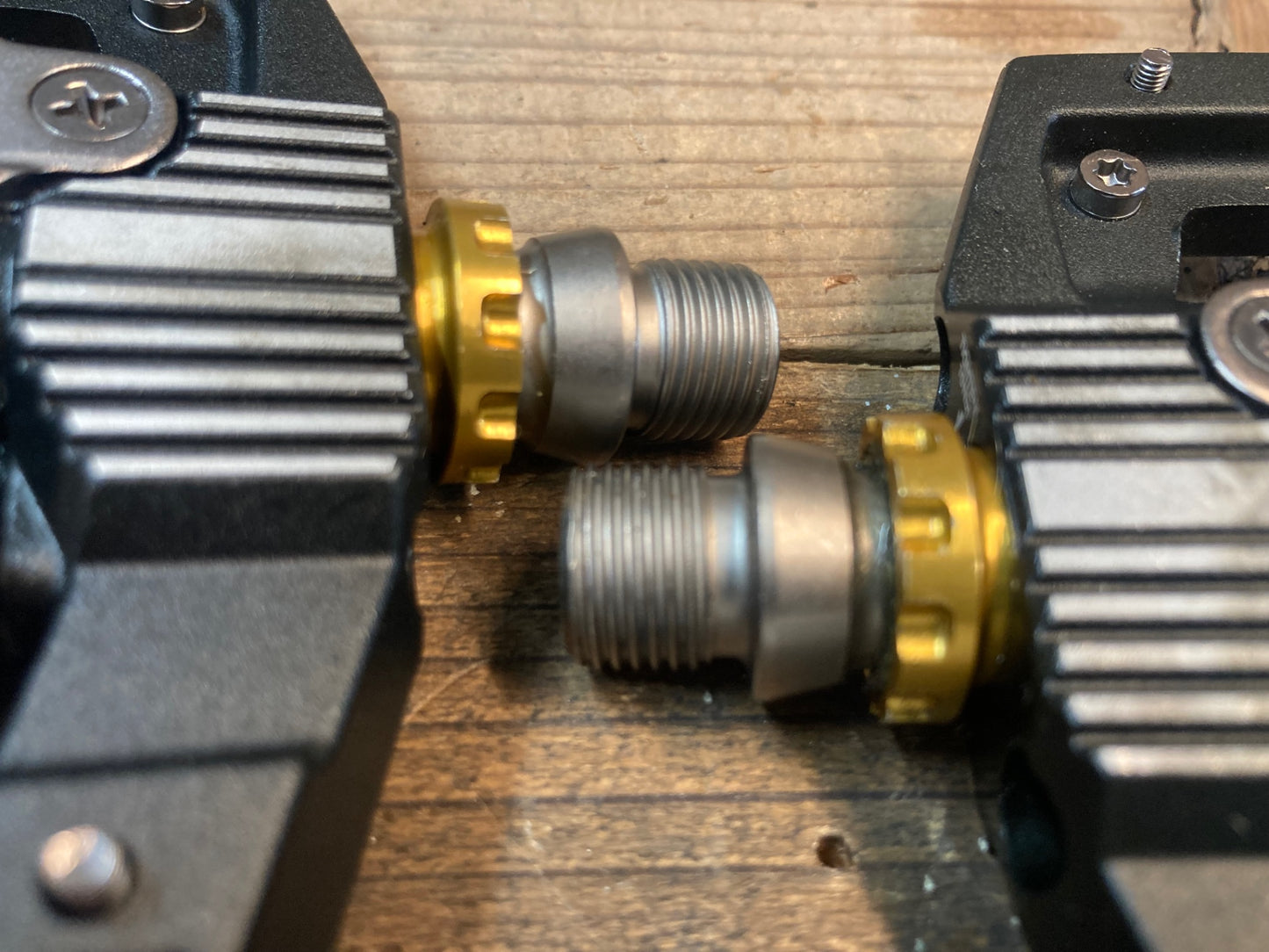 IP624 シマノ SHIMANO セイント SAINT PD-M821 ビンディングペダル SPD