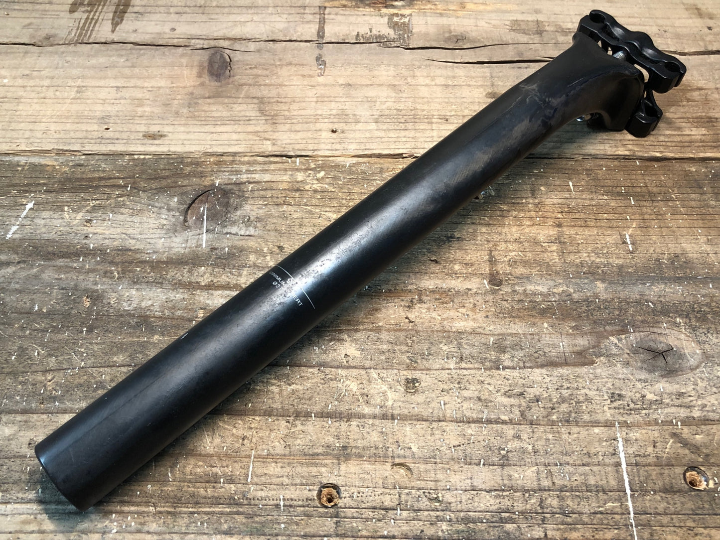 IQ790 TNI カーボン シートポスト Φ27.2 300mm