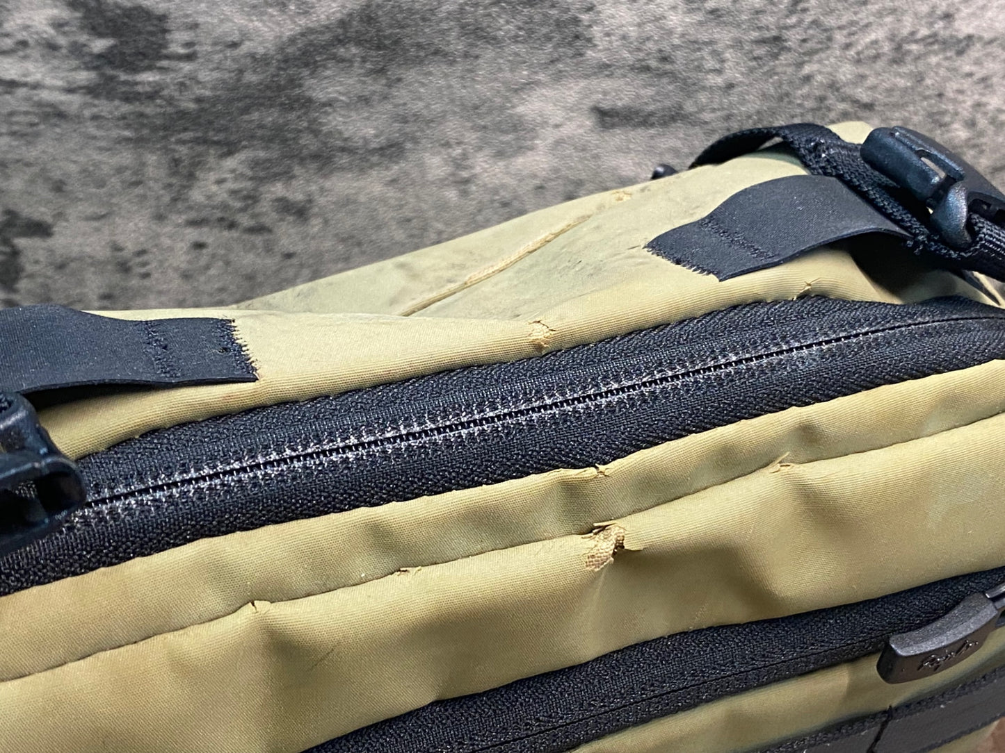 IZ166 ラファ Rapha Bar Bag ハンドルバーバッグ カーキ