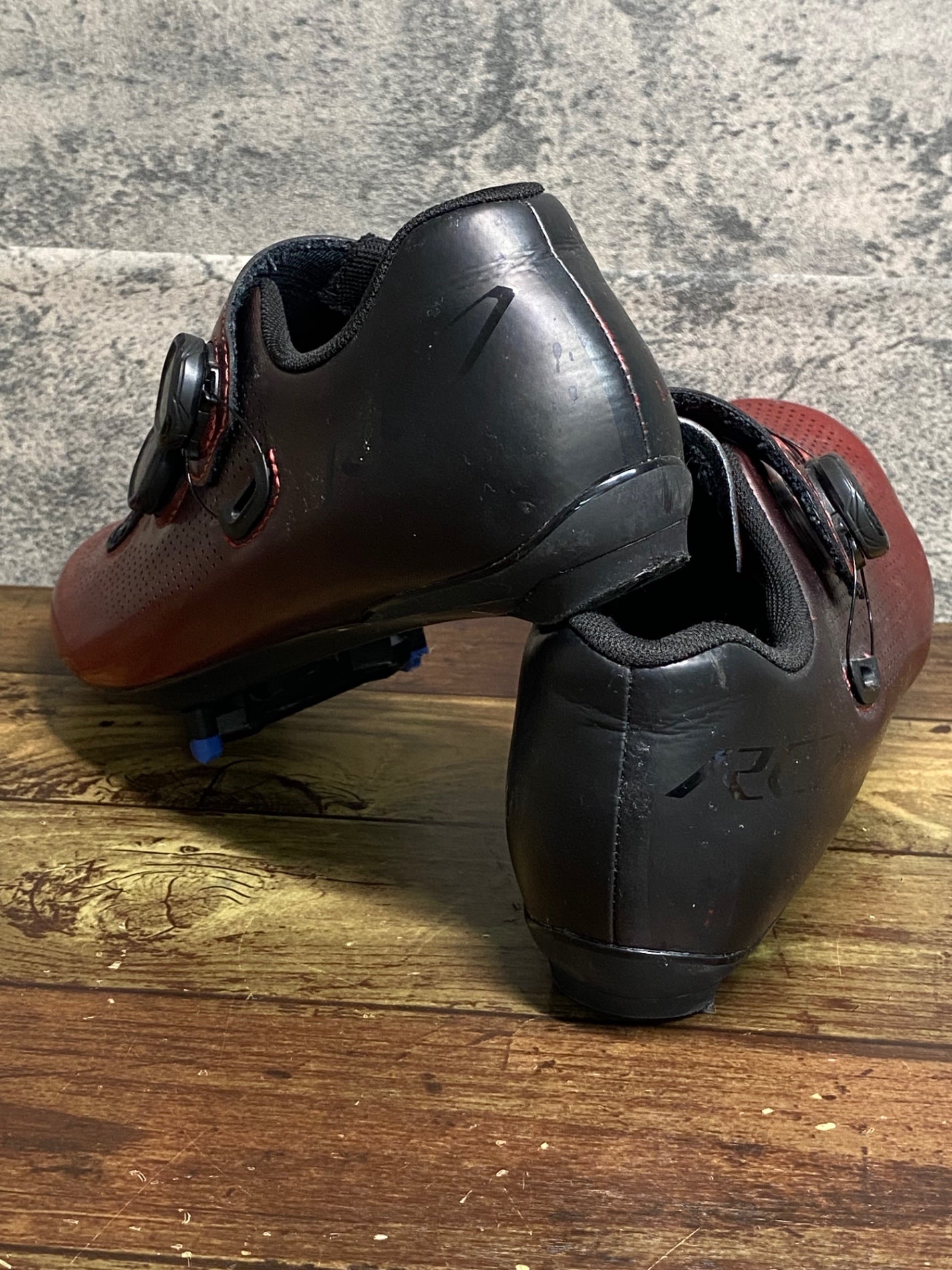 JB667 シマノ SHIMANO RC7 SHRC701M R01 S ビンディングシューズ 3穴 黒 赤 EU43