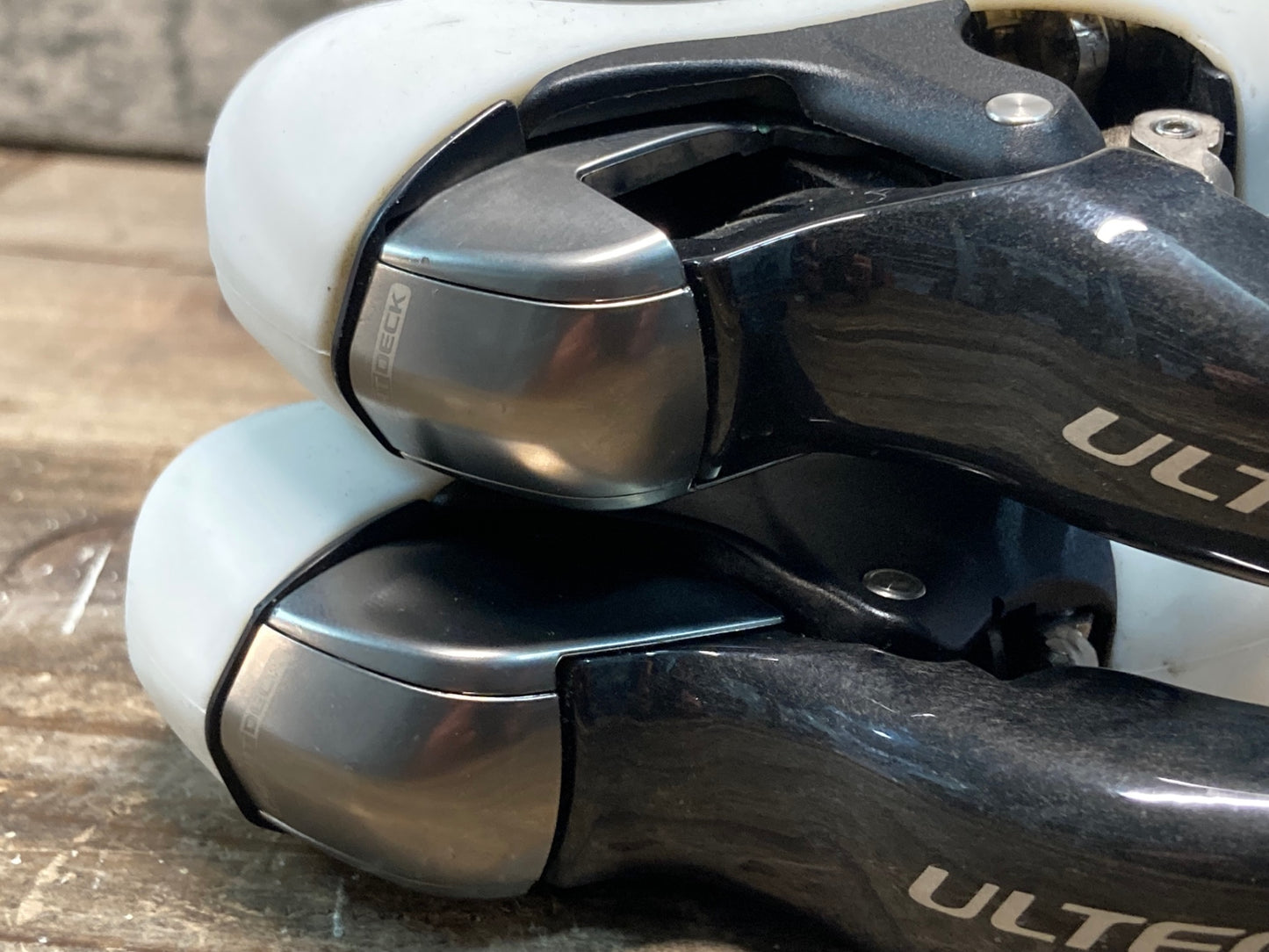 IQ025 シマノ SHIMANO アルテグラ ST-6700 STIレバー 2x10s 白ブラケット