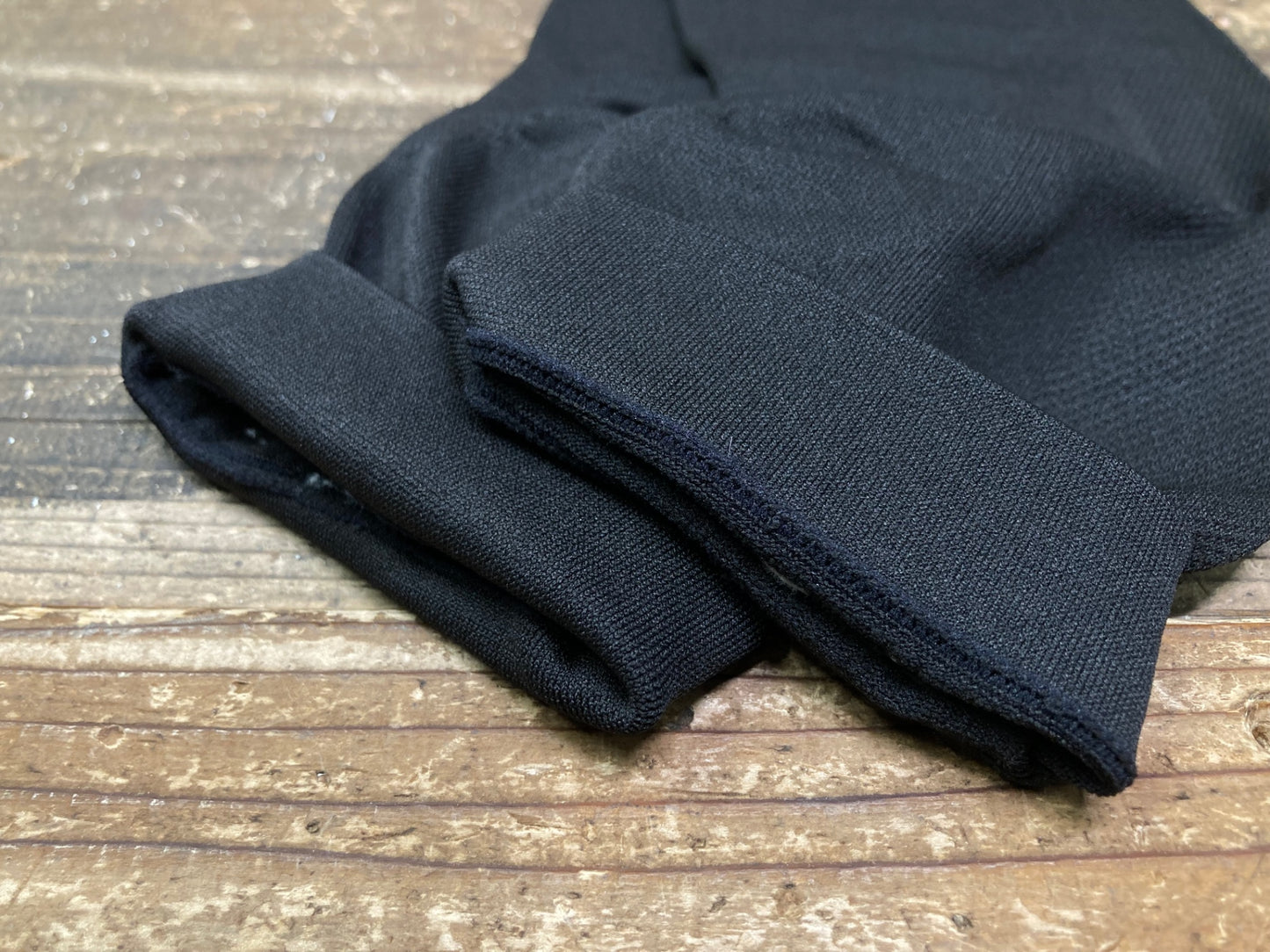IV951 カステリ CASTELLI ニーカバー 黒 L/XL