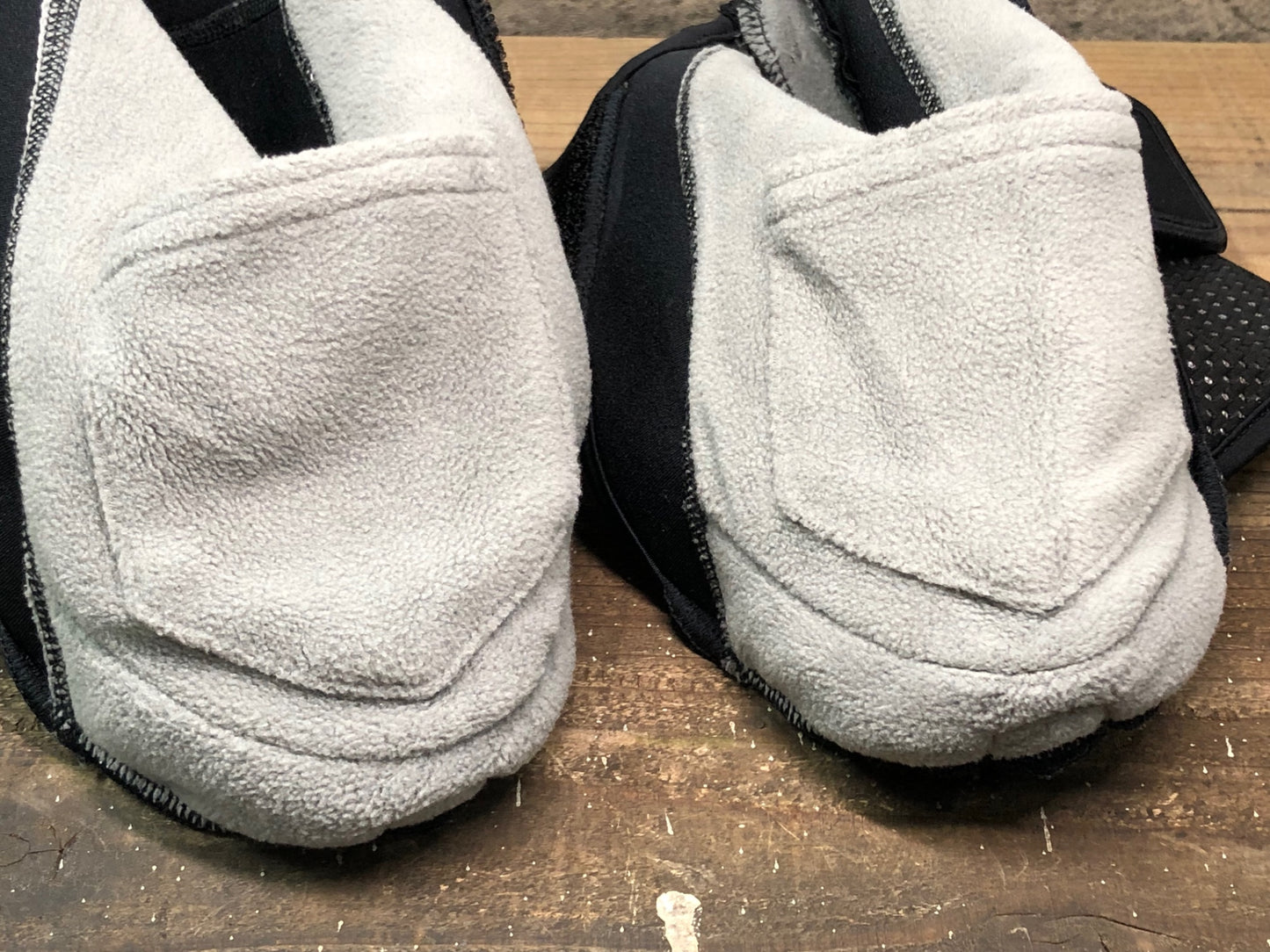 IP596 パールイズミ PEARL iZUMi シューズカバー 黒 L 裏起毛 WIND BREAK TITANIUM