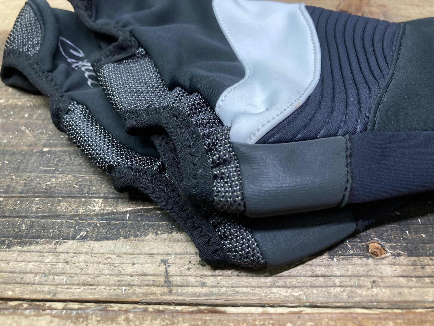 IV961 カステリ CASTELLI TEMPO W シューズカバー 黒 白 S 裏起毛