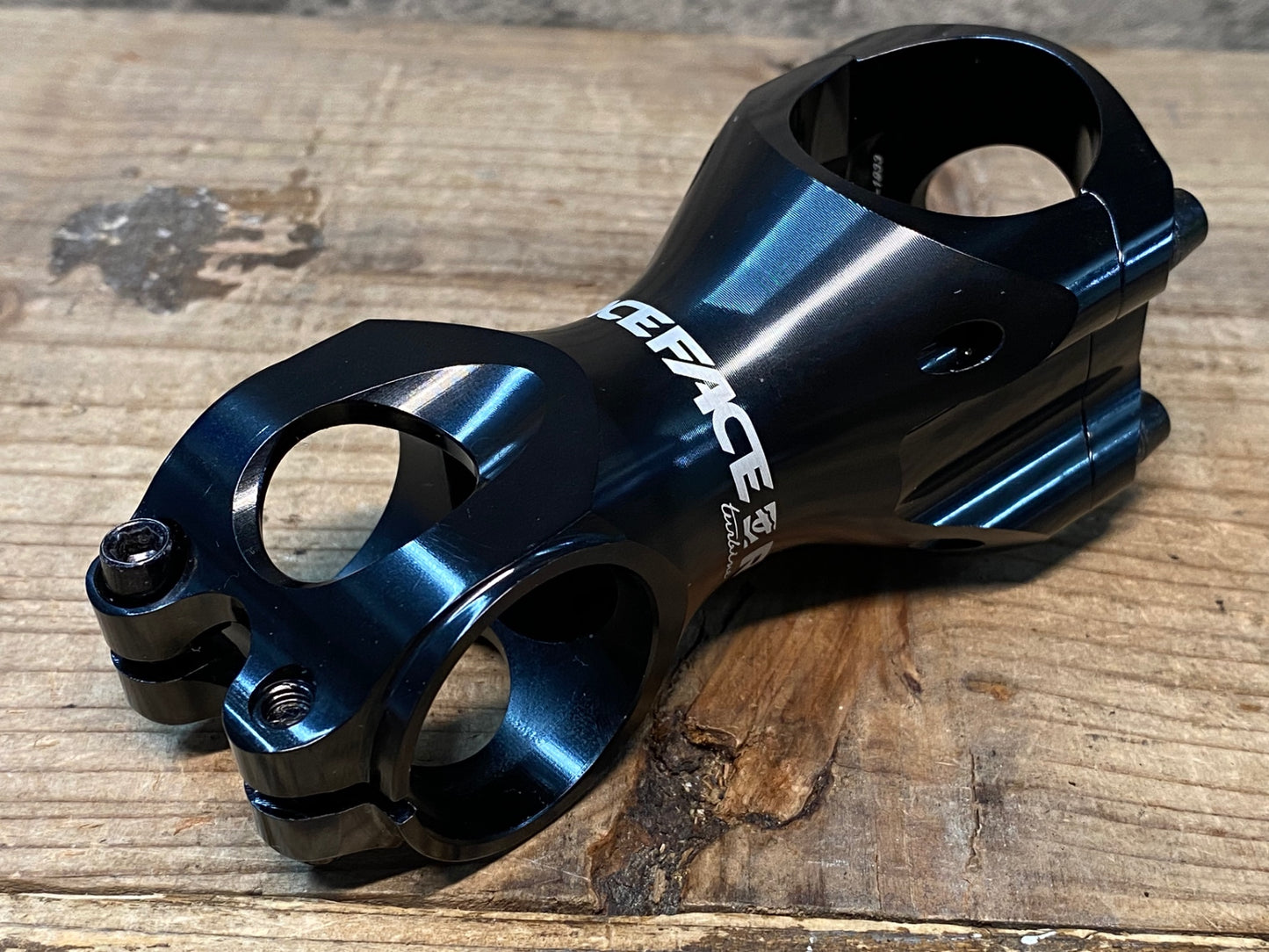 IU555 レースフェイス RACEFACE タービン TURBINE アルミ ステム 70mm 6° Φ31.8 OS