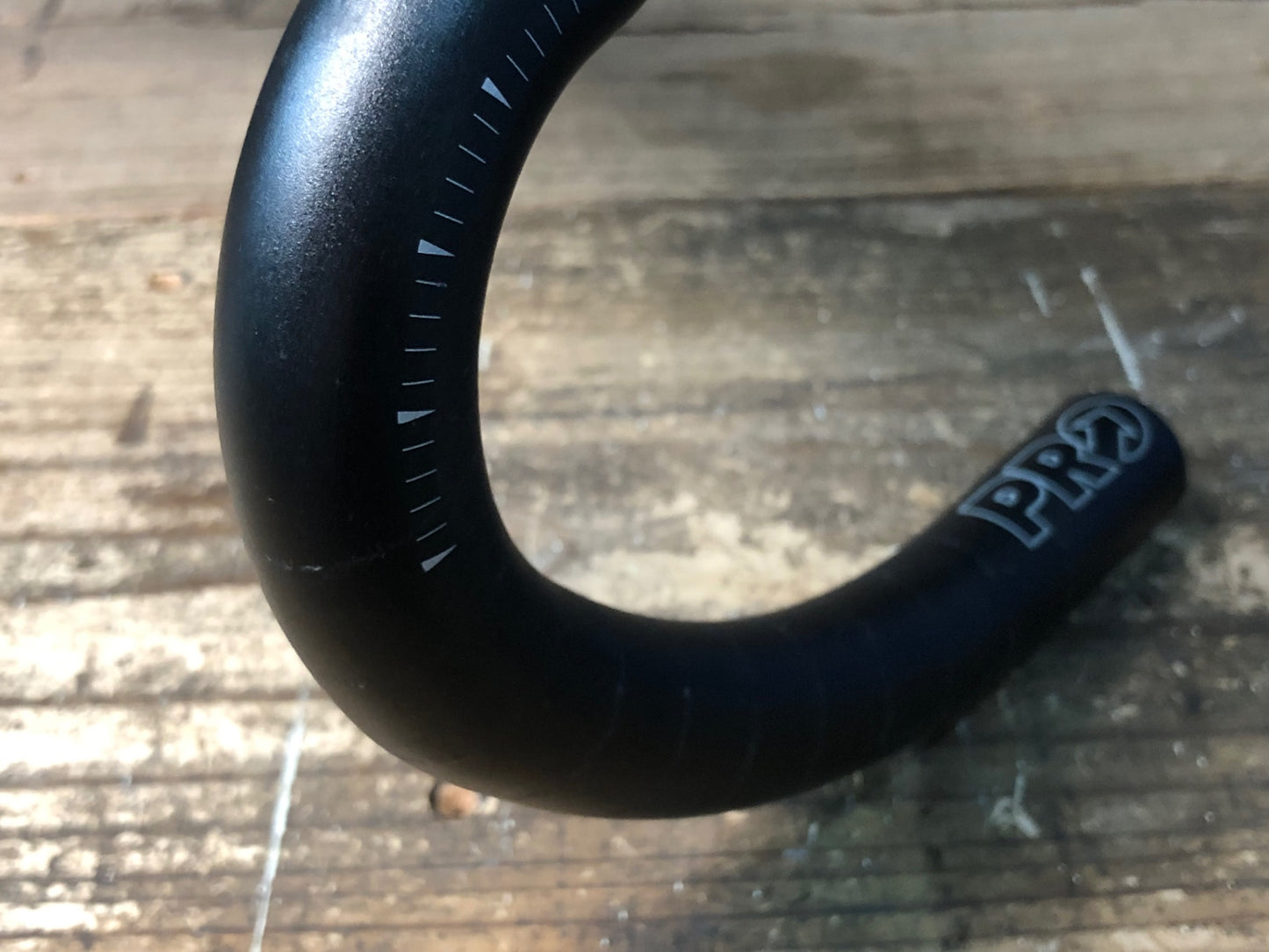 IY860 シマノ SHIMANO プロ PRO エアロパシュート アルミ ドロップハンドル 黒 エンドC-C420mm