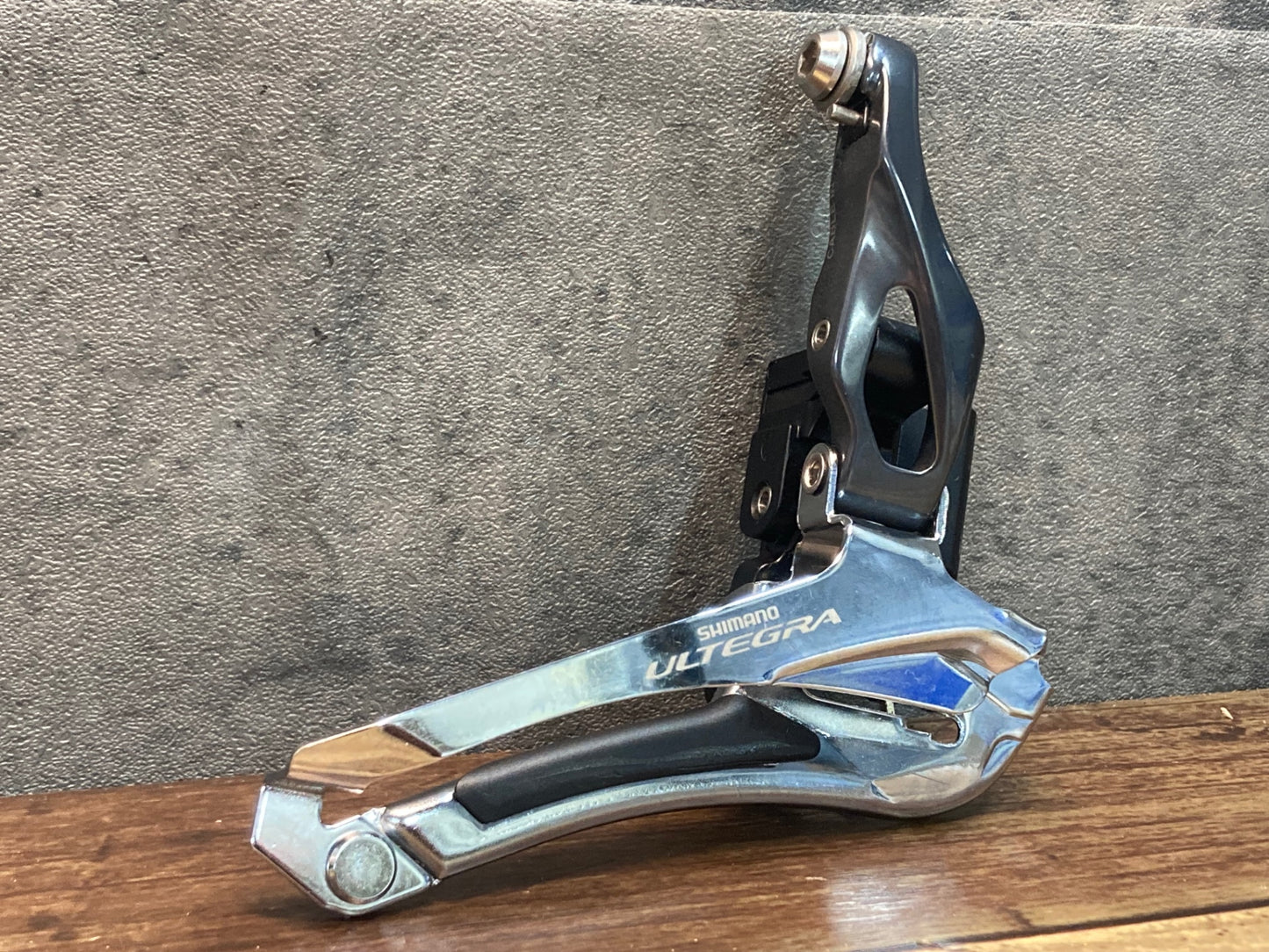 IR729 シマノ SHIMANO アルテグラ ULTEGRA FD-6800 フロントディレイラー 直付け ※固定ボルト ワッシャー欠品