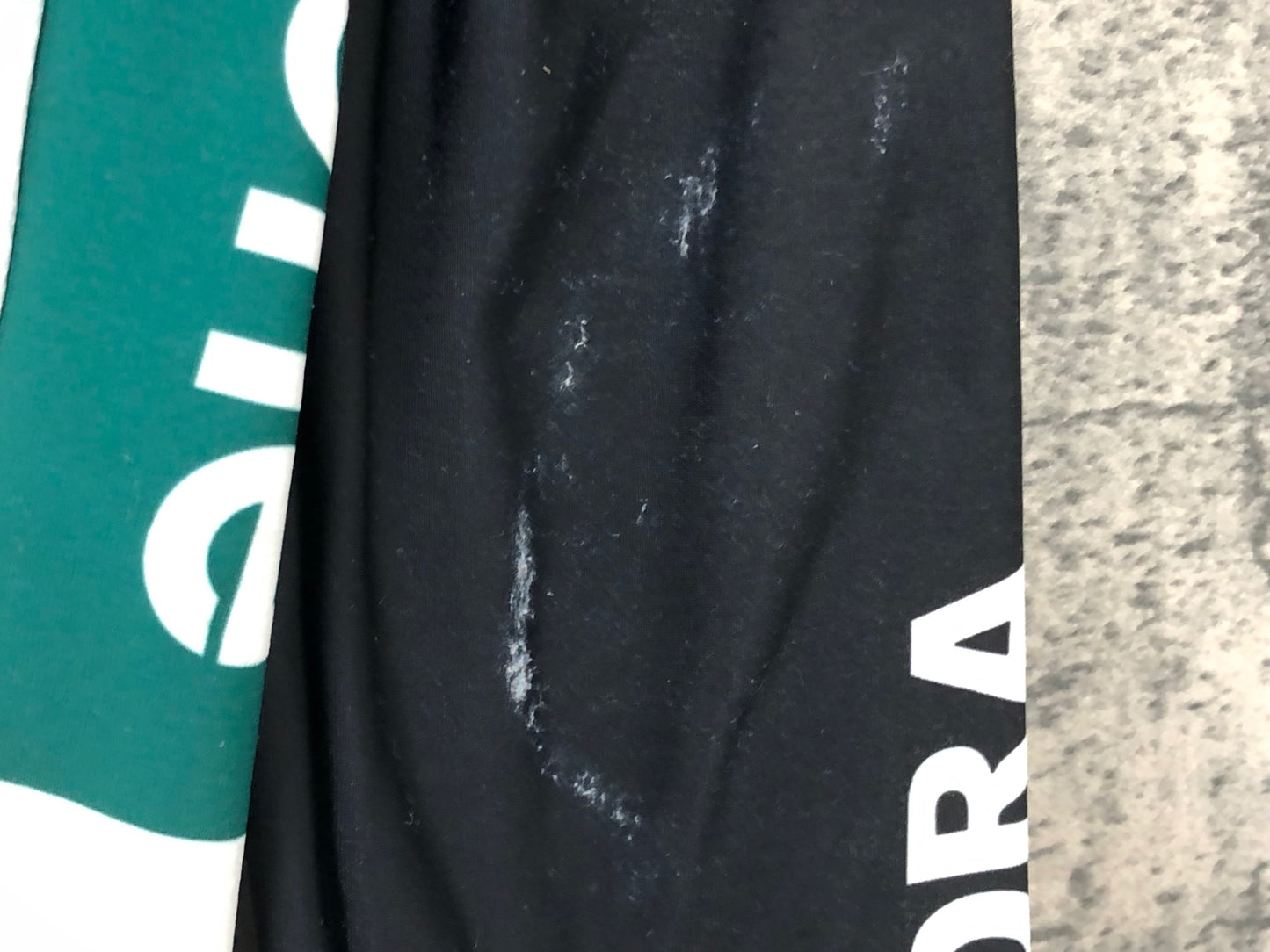 IW409 スポーツフル sportful 長袖 サイクルジャージ 黒 緑 M 裏起毛 BORA hansgrohe ※傷