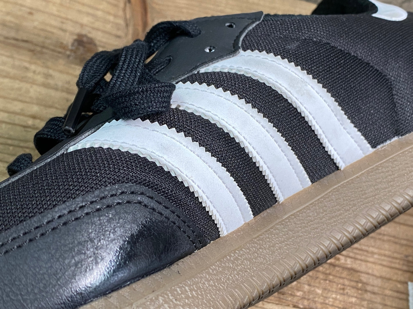 IZ399 アディダス adidas ベロサンバ- velosamba ビンディングシューズ SPD EU46