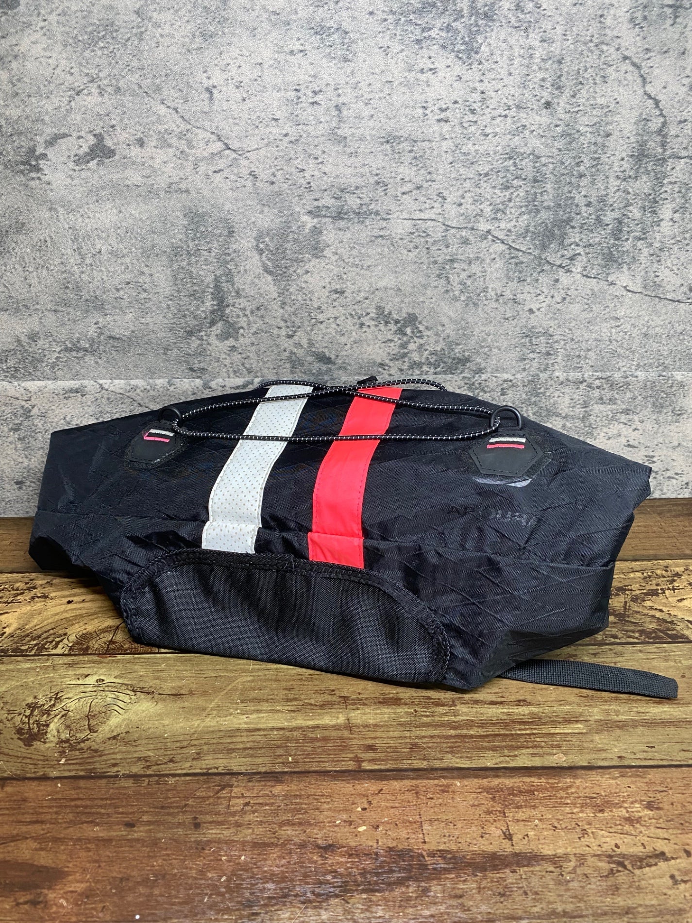 JA605 アピデュラ APIDURA ラファ Rapha ハンドルバーバッグ バッグ 黒 ピンク