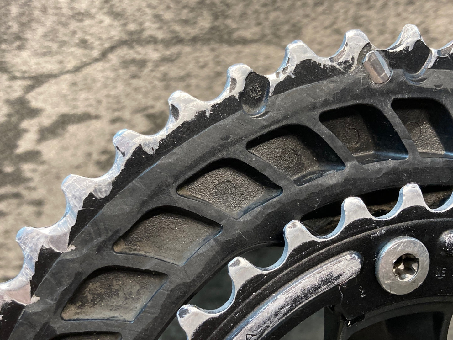 IW377 シマノ SHIMANO 105 FC-5800 クランクセット 50/34T 170mm ※歯の摩耗が強いためジャンク