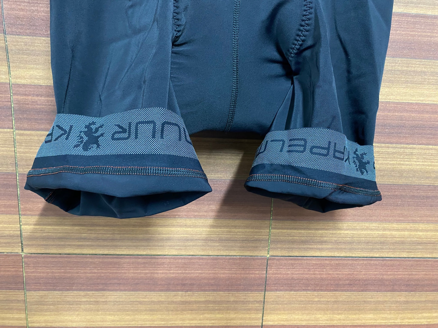 IT700 リオンドカペルミュール Lion de KAPELMUUR レーサーパンツ 黒 M ※ゴム伸び