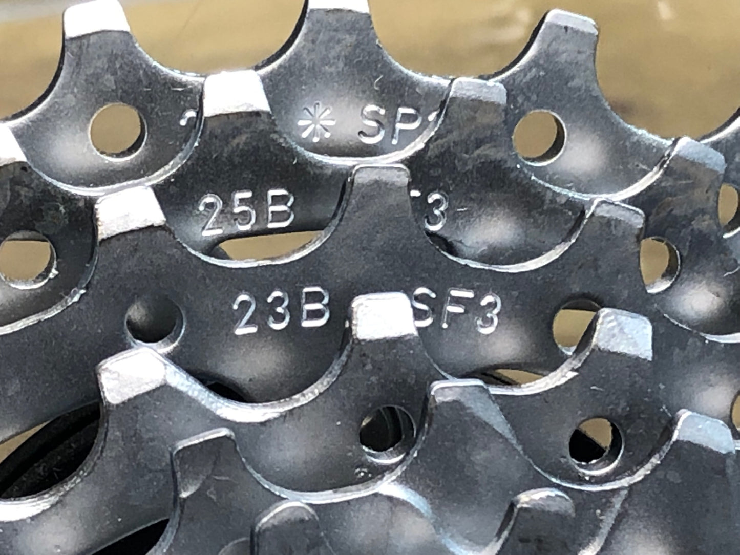 IH824 カンパニョーロ CAMPAGNOLO コーラス CHORUS スプロケット 11S 11-27T