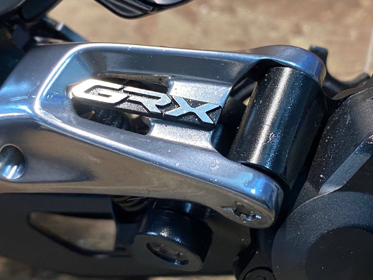 IJ404 シマノ SHIMANO GRX RD-RX810 リアディレイラー 11S