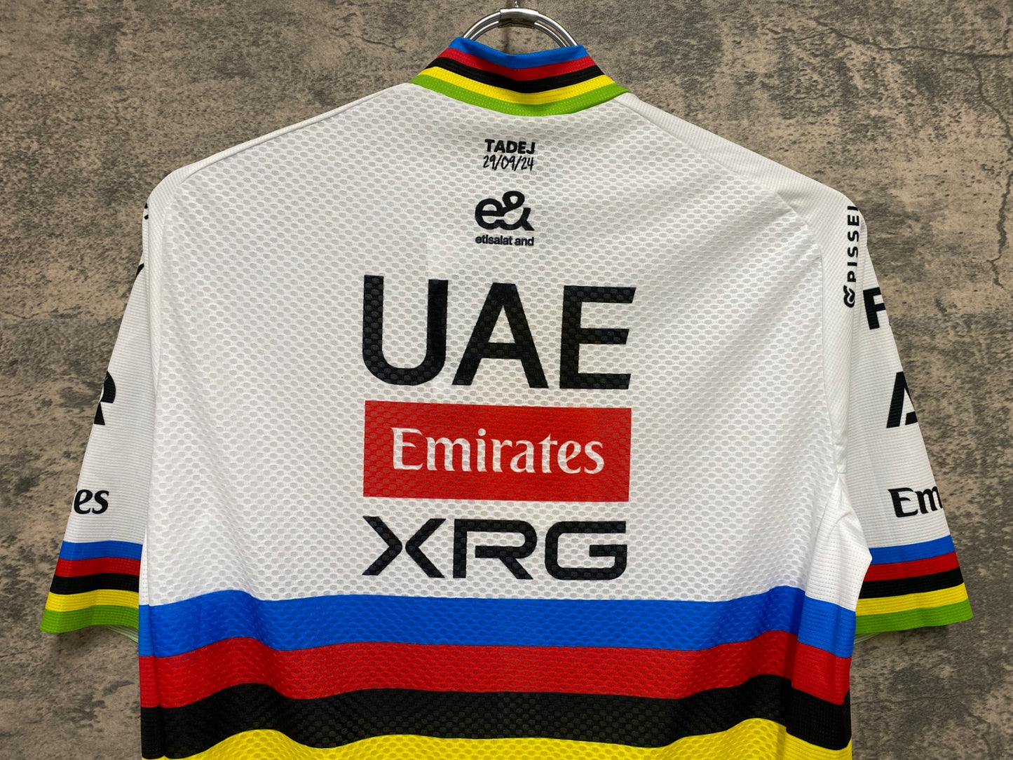 IZ073 ピセイ PISSEI WORLD CHAMPION TADEJ POGACAR 2024 UAE TEAM EMIRATES REPLICA SHORT SLEEVE JERSEY サイクルジャージ 白 アルカンシェル L 未使用