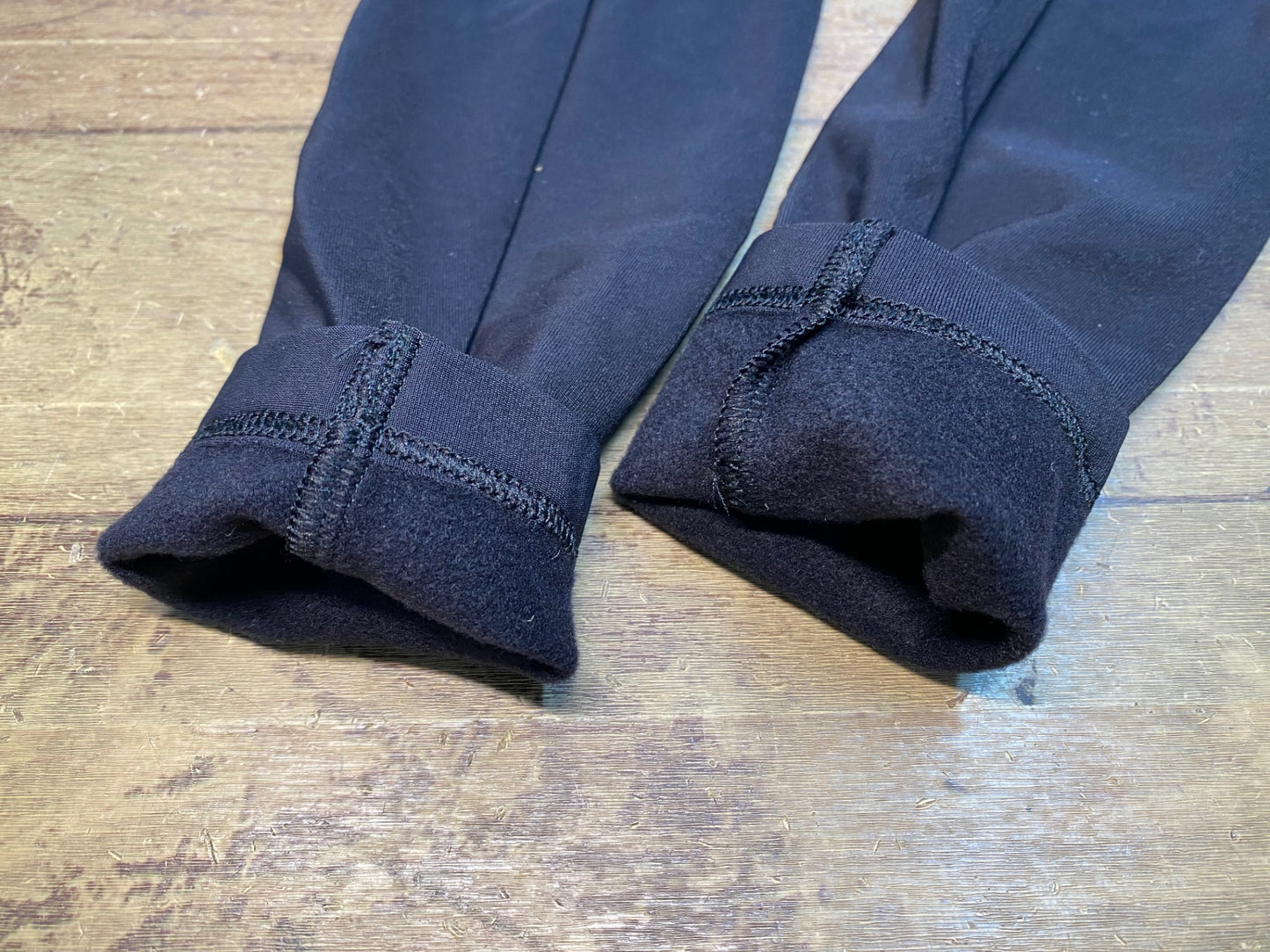 JD976 ユニバーサルカラーズ Universal Colours Arm Warmers アームウォーマー 黒 M/L