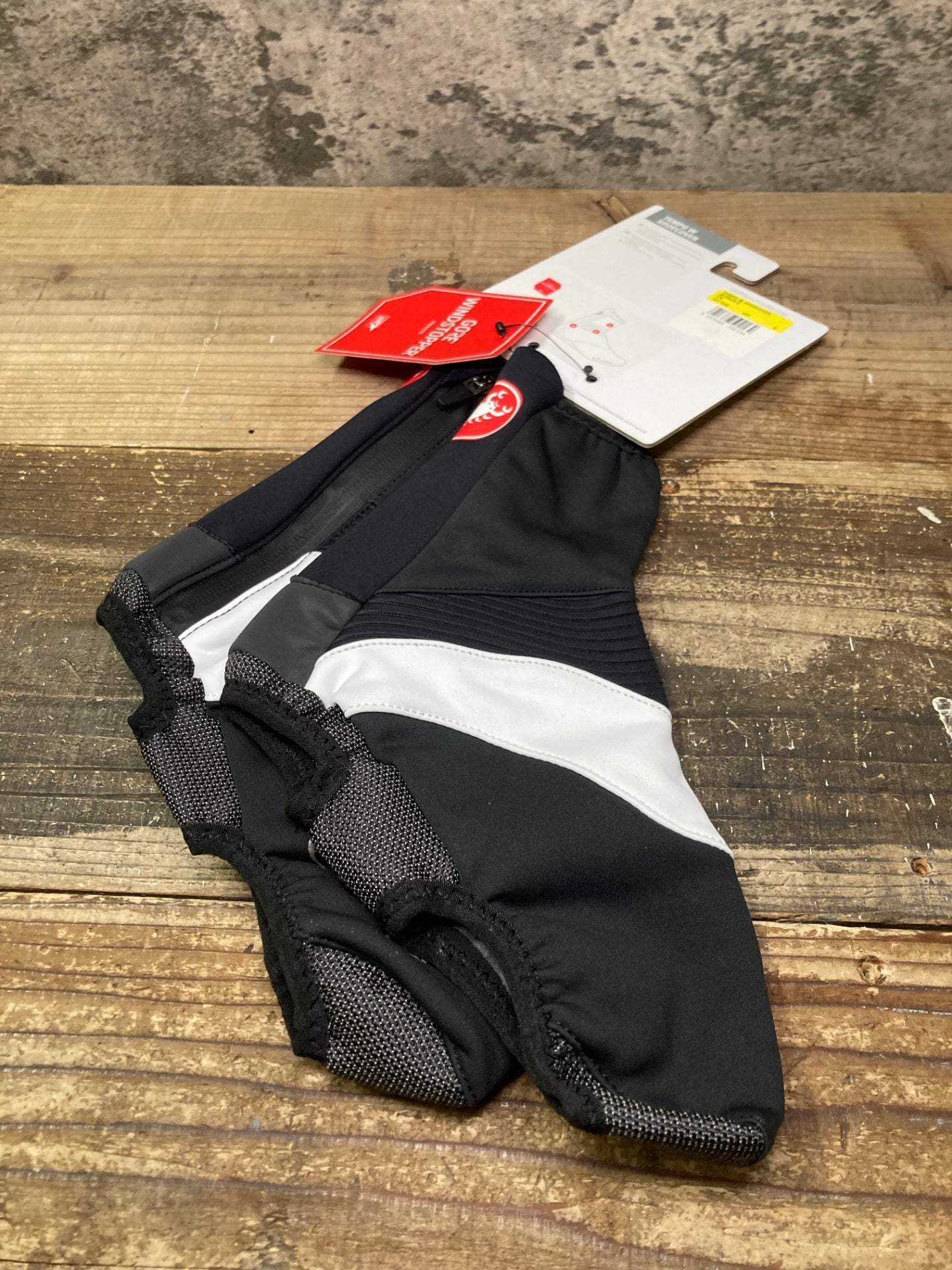 IV961 カステリ CASTELLI TEMPO W シューズカバー 黒 白 S 裏起毛
