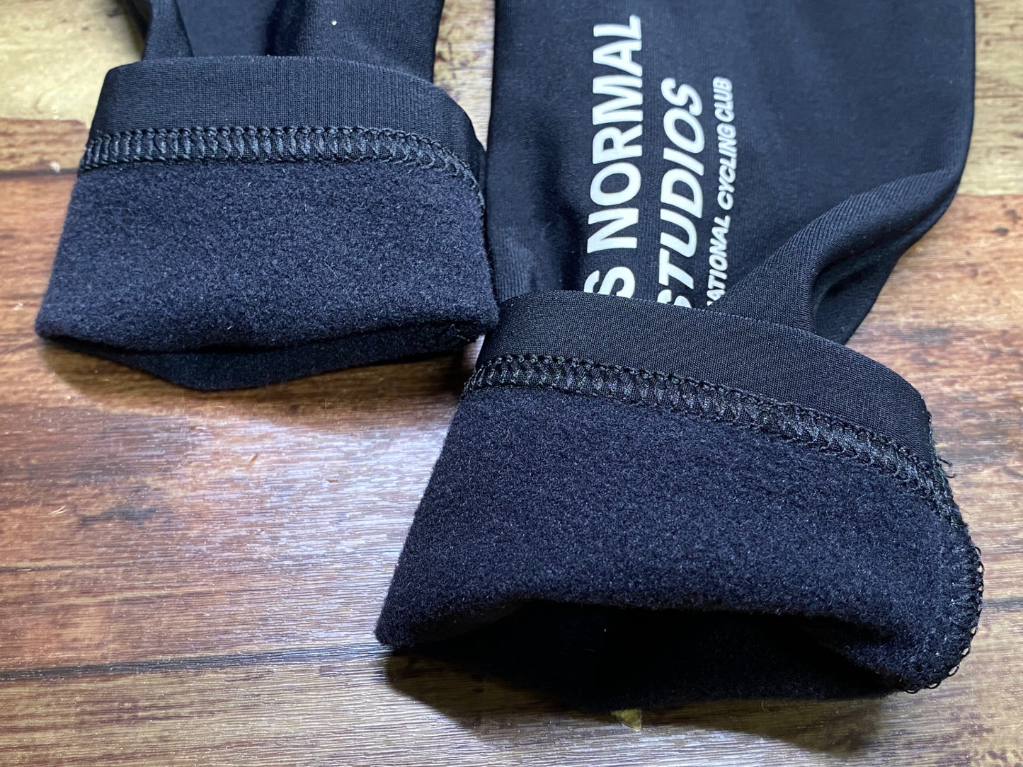 IY506 パスノーマルスタジオ PAS NORMAL STUDIOS アームウォーマー Knee Warmers 黒 M
