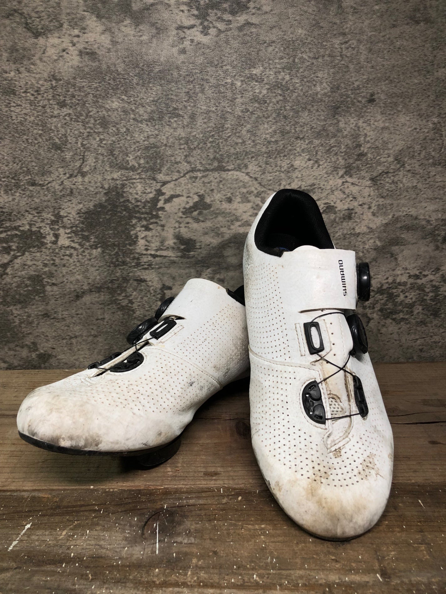 IO118 シマノ SHIMANO RC7 SH-RC701M ビンディングシューズ EU43 白 3穴