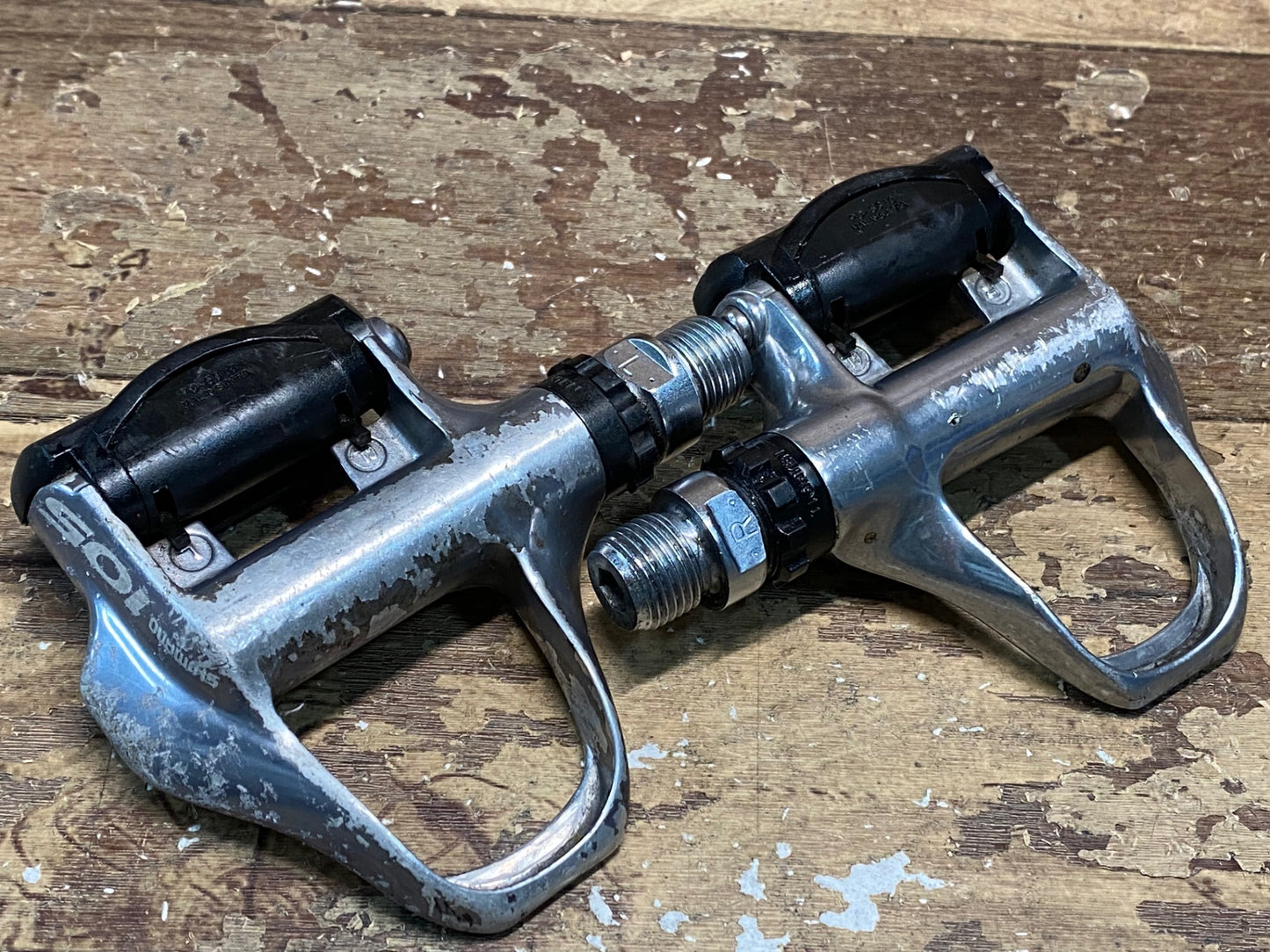 IJ909 シマノ SHIMANO 105 PD-5610 ビンディングペダル SPD-SL