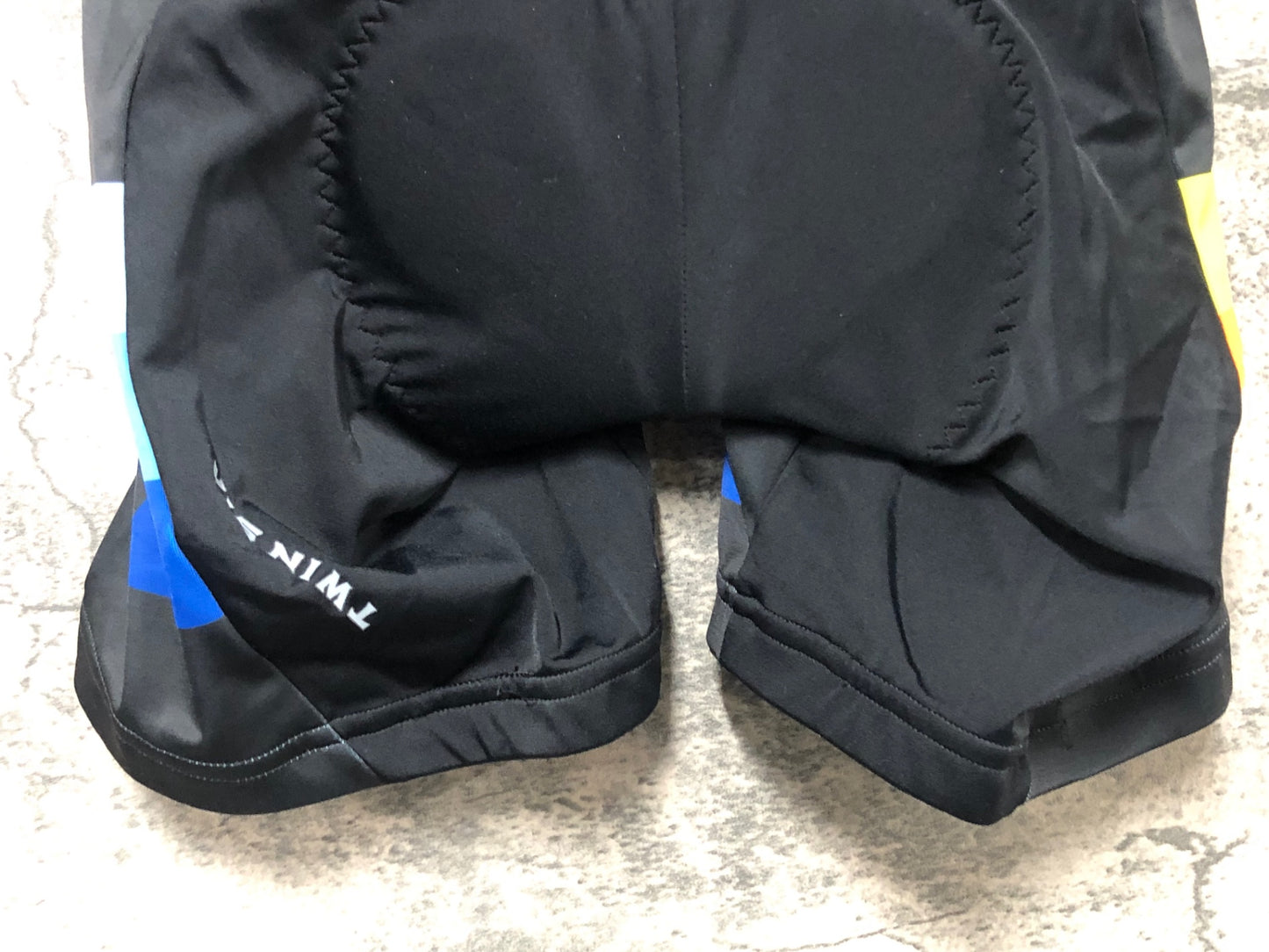 IW594 ツインシックス TWINSIX レーサーパンツ 黒 women's M 未使用品